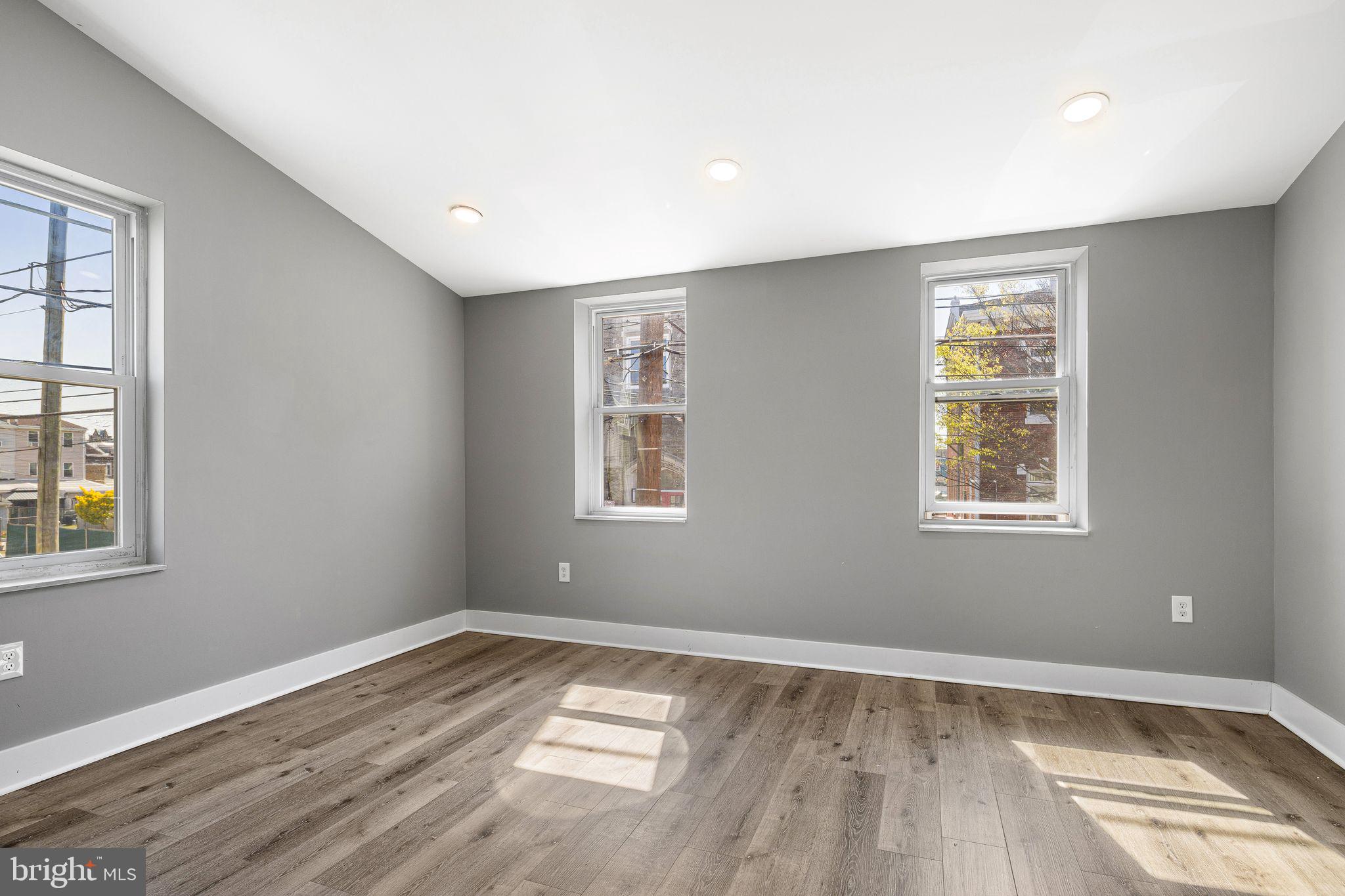 BRIDESBURG - Residential