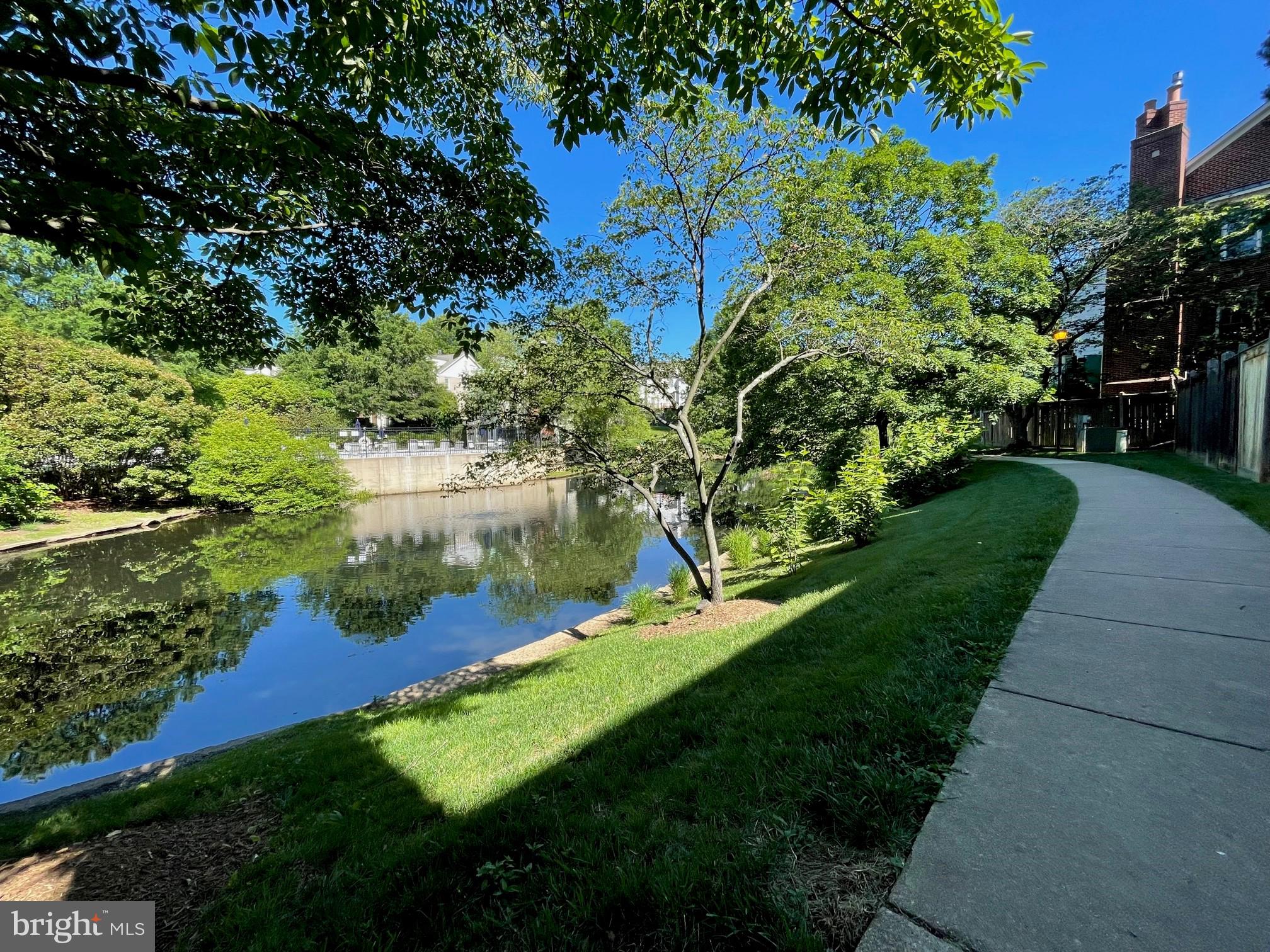 QUAKER HILL CONDOMINIUM - Residential Lease