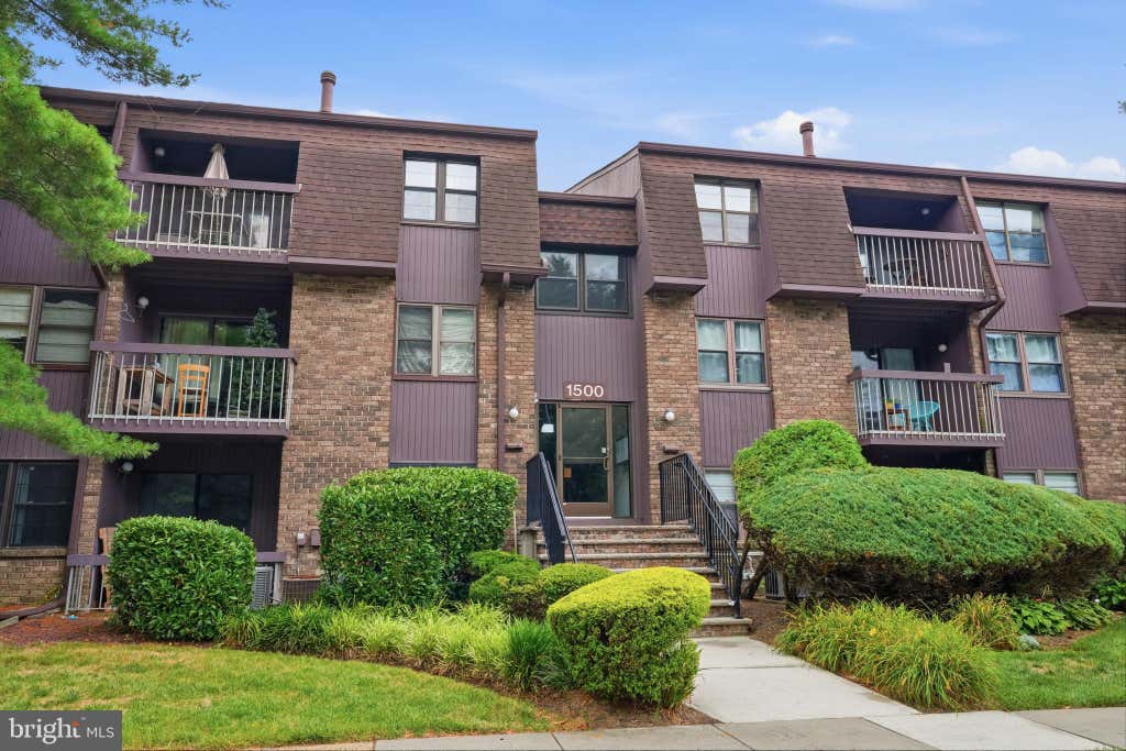 Photo of 1523 Country Mill Drive, CRANBURY, NJ 08512 (MLS # NJME2081484)