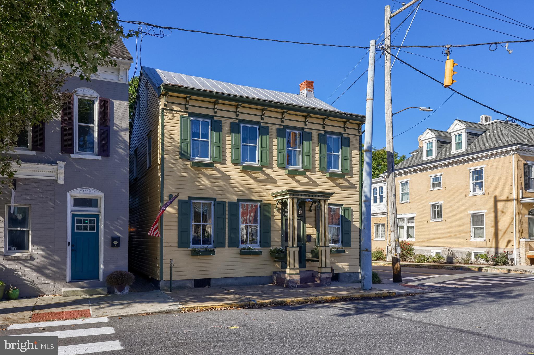 2 S CHARLOTTE STREET