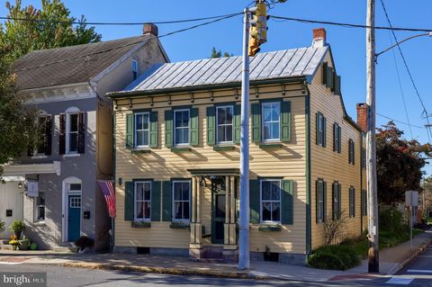 Photo of 2 S Charlotte Street, MANHEIM, PA 17545 (MLS # PALA2077486)