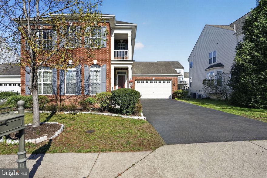 Welcome to this beautiful, sun-filled single-family home featuring 4 bedrooms and 3.5 bathrooms. Hardwood floors span the main and upper levels, creating a warm and inviting atmosphere throughout. The spacious, open-concept layout includes a large kitchen with an entertaining island, granite countertops, and stainless steel appliances a brand new cooktop will be installed.
The fully finished lower level offers a full bath and three versatile bonus rooms, ideal for a home office, gym, or guest space.
Located in the sought-after Village Green Super Elysian community, this home offers access to top-notch amenities including a community pool, tennis courts, basketball courts, playgrounds, and walking trails. Enjoy a hometown lifestyle with nearby wineries, breweries, shopping, top-rated schools, and excellent medical care.
Elegant, spacious, and perfect for entertaining. Don’t miss this opportunity.
Thank you.