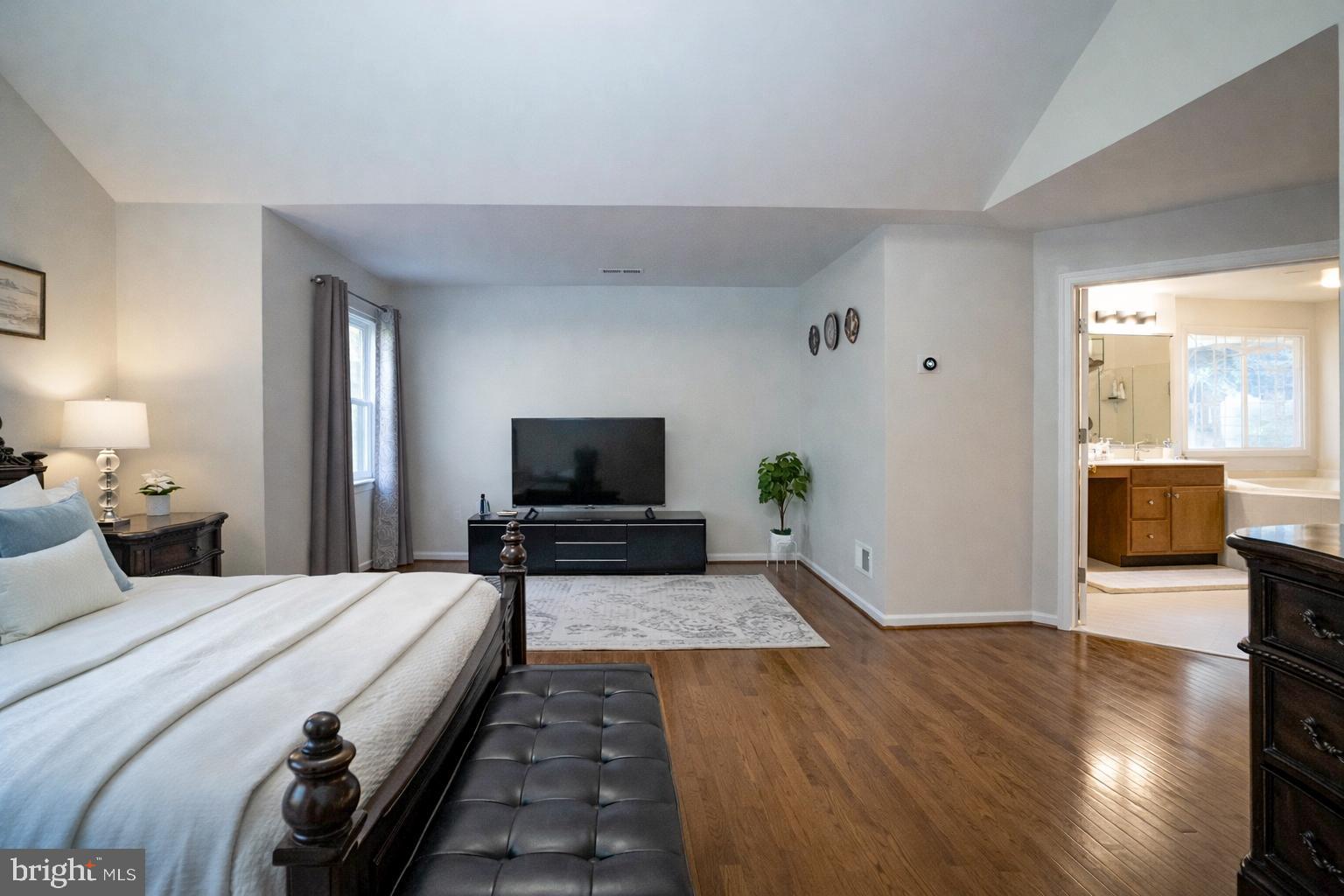 SOUTH RIDING - Residential