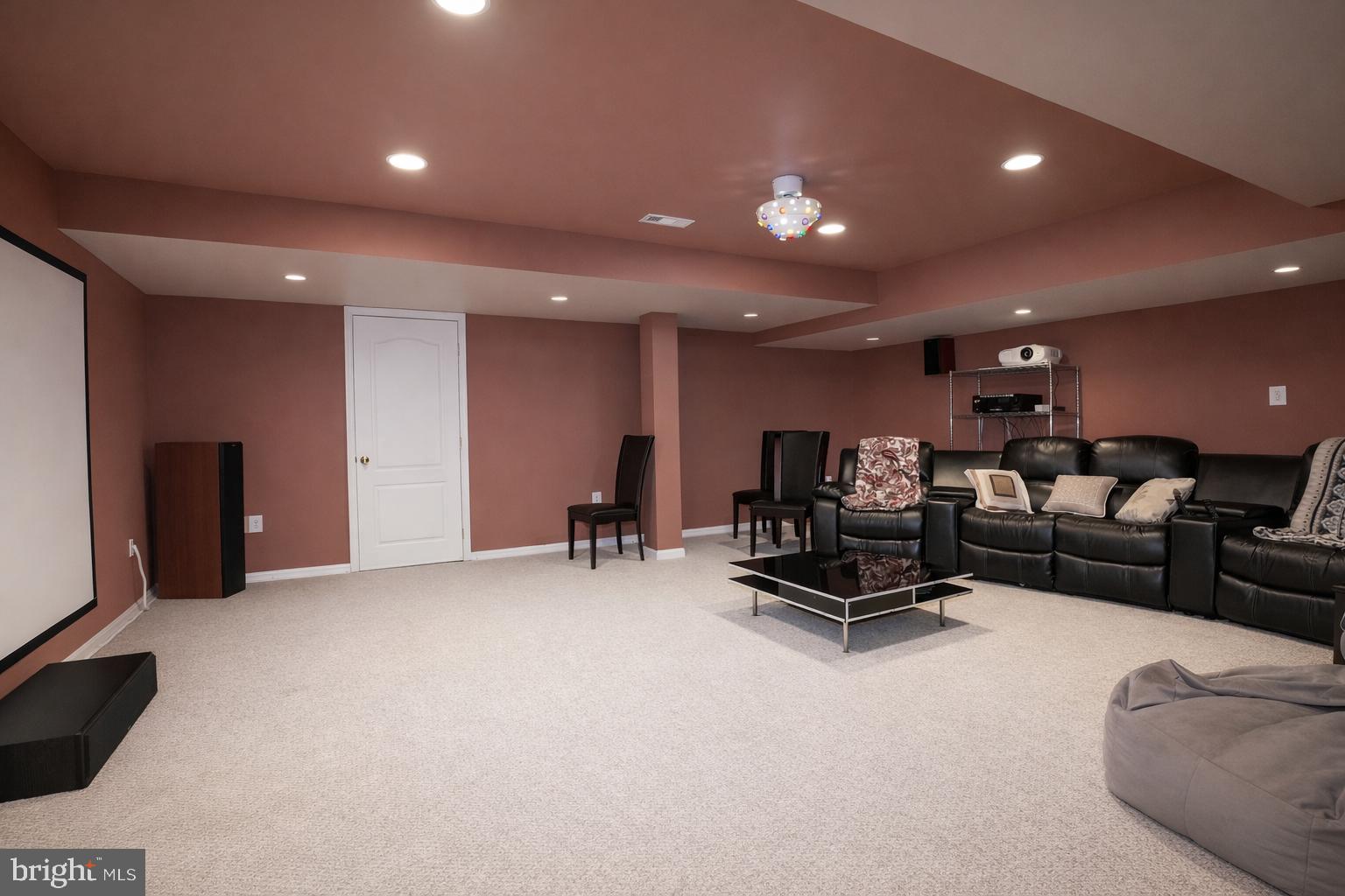 SOUTH RIDING - Residential