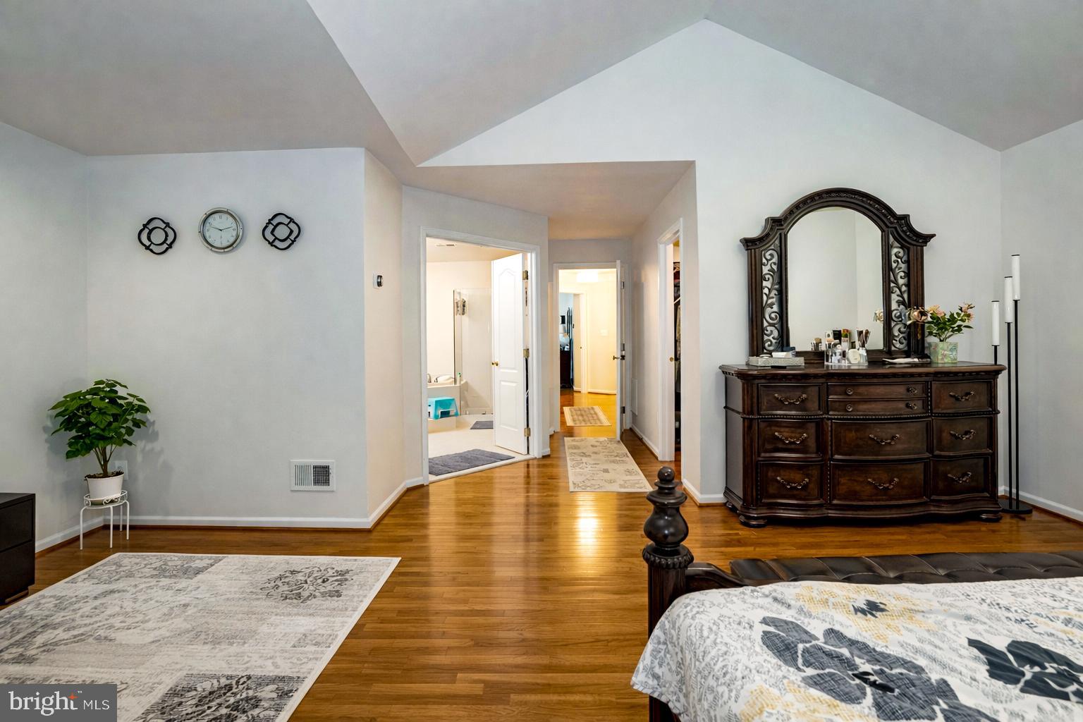 SOUTH RIDING - Residential