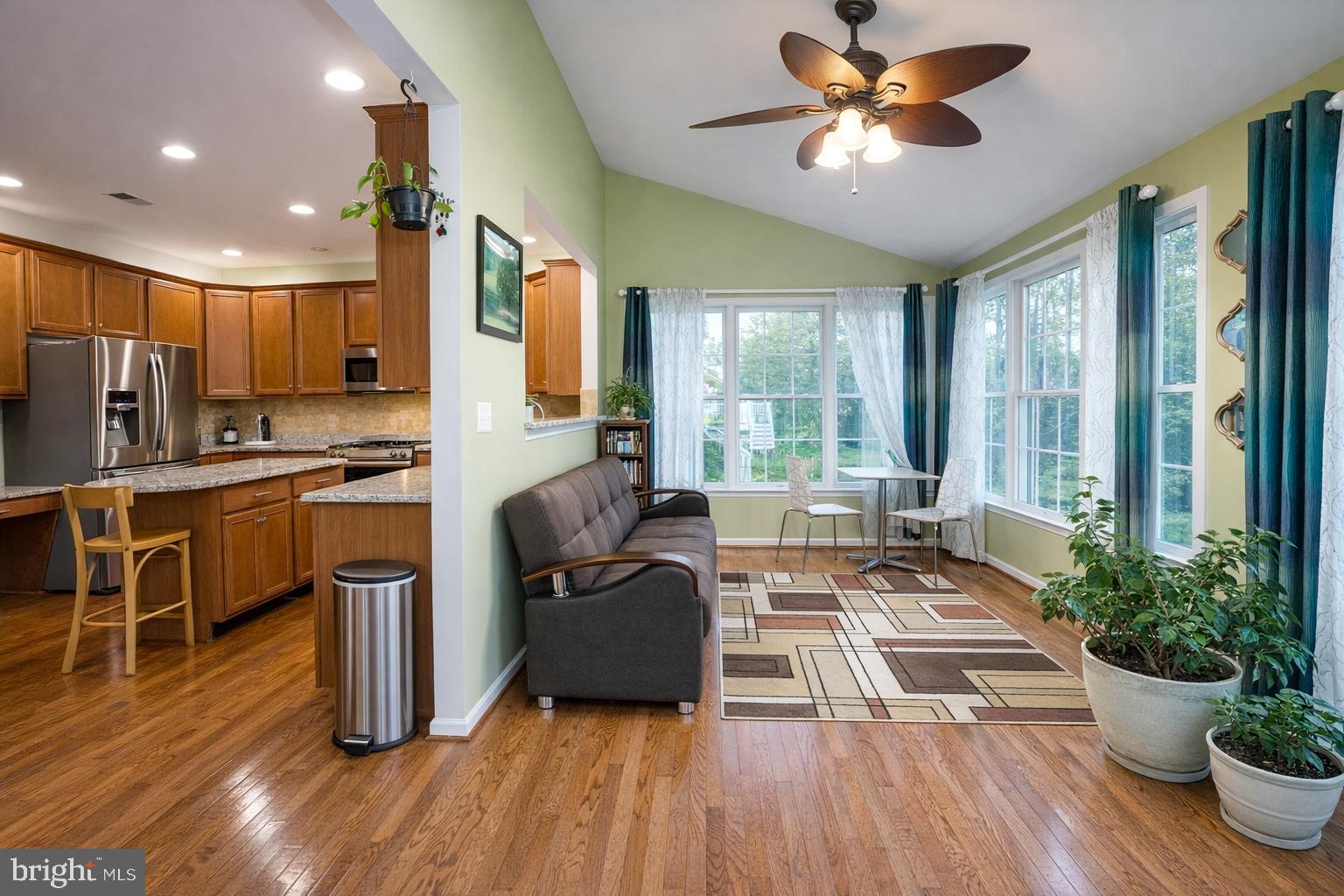 SOUTH RIDING - Residential