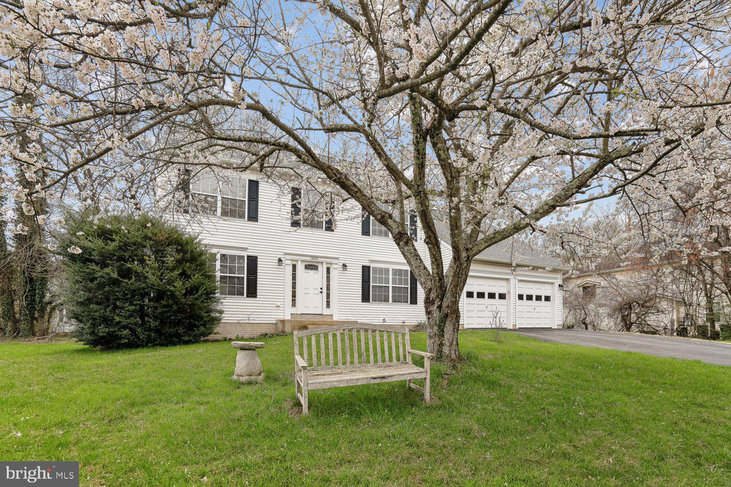 13313 MOCKINGBIRD LANE