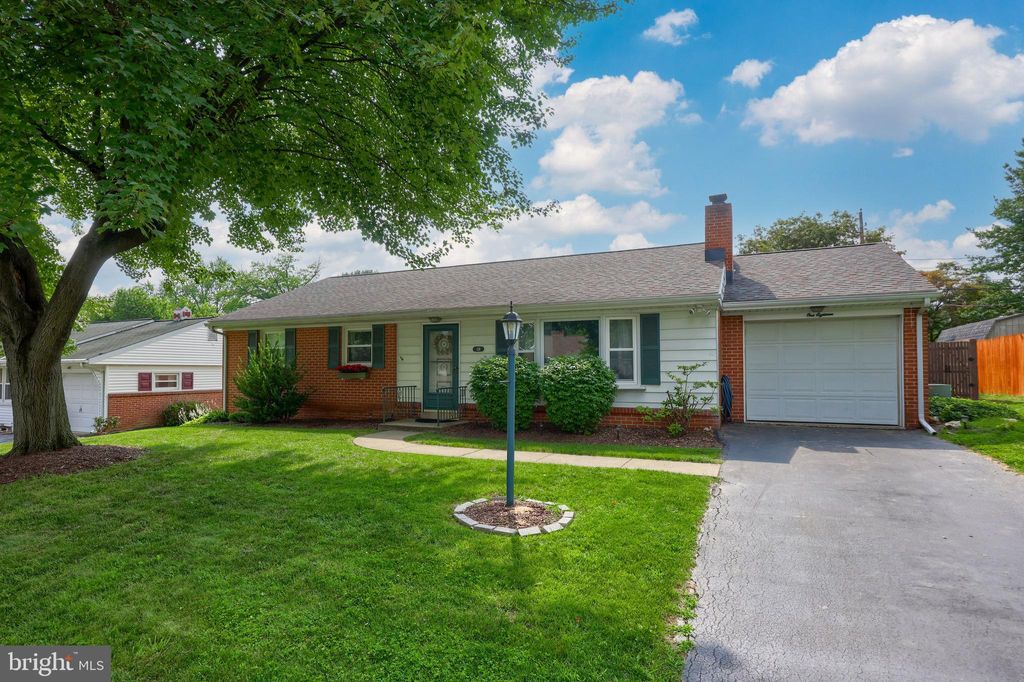 Photo of 118 BAYBERRY DR, LANCASTER, PA 17603 (MLS # PALA2038334)