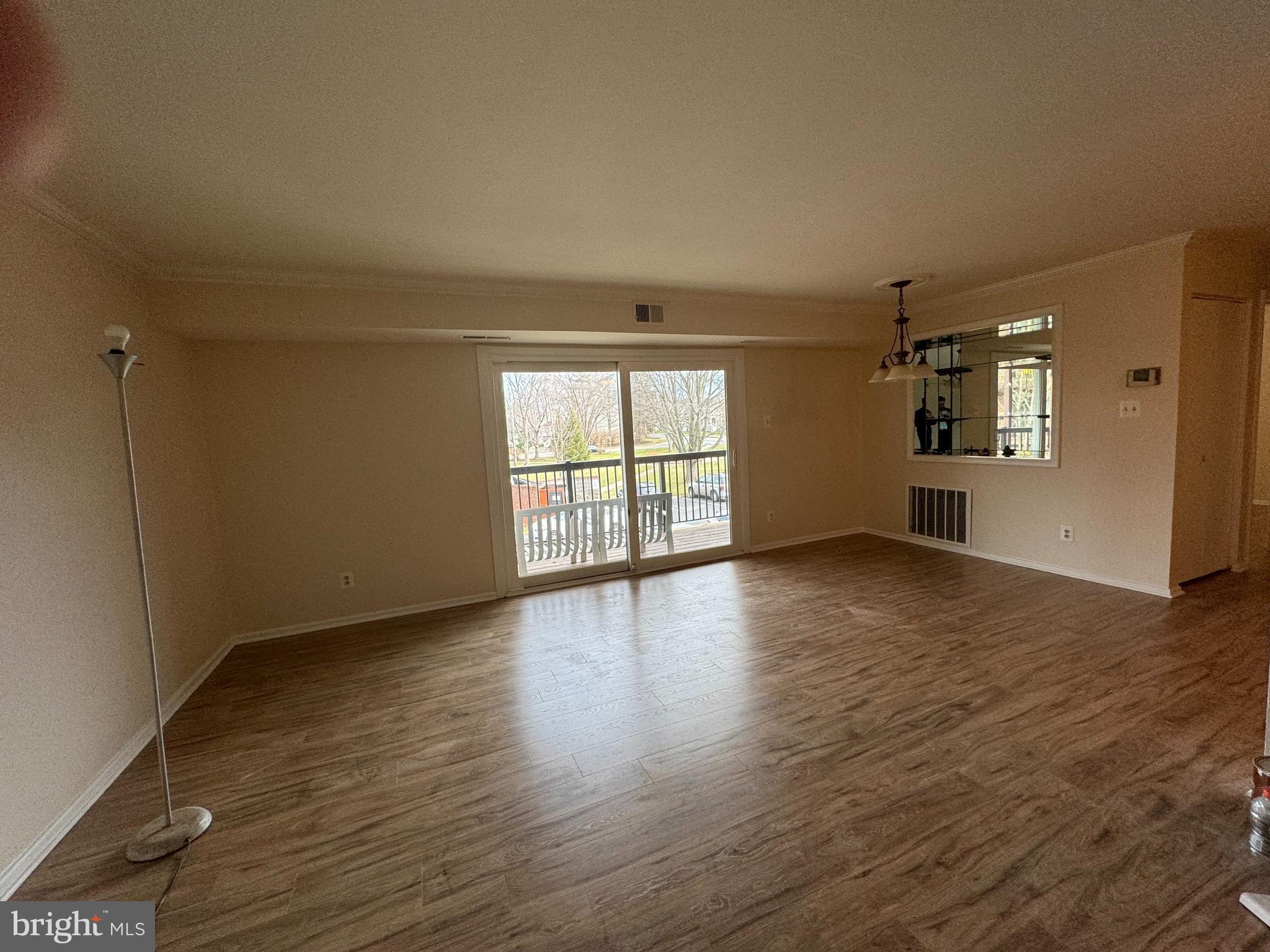 214 LOCUST STREET SE 118