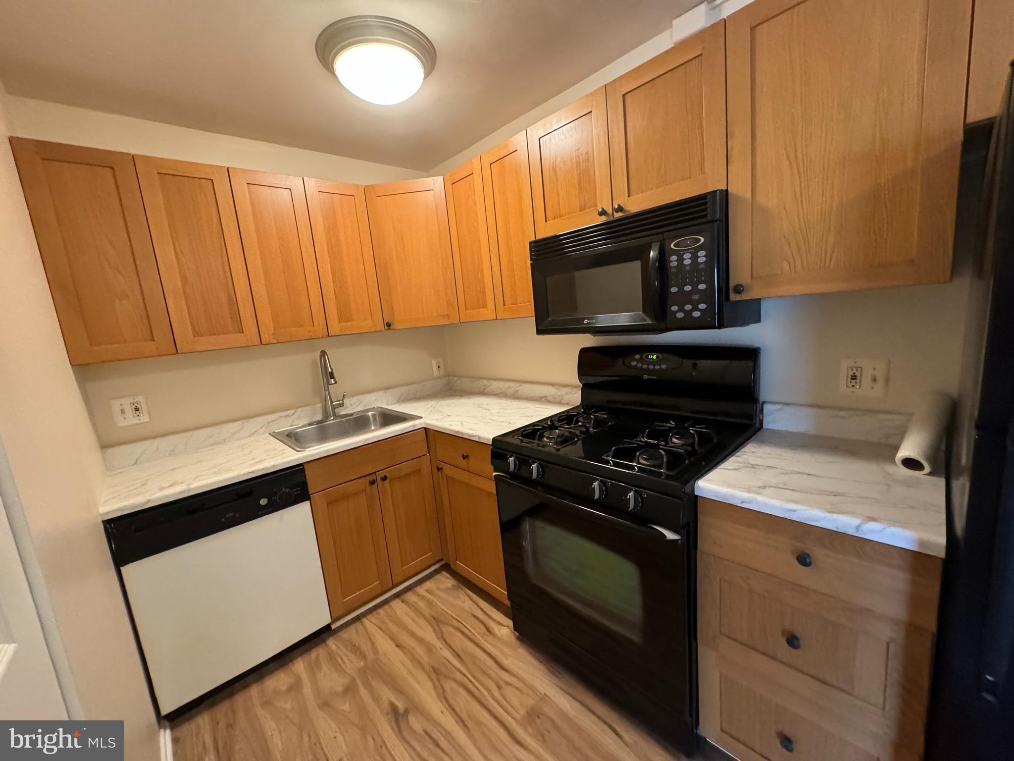 214 LOCUST STREET SE 118