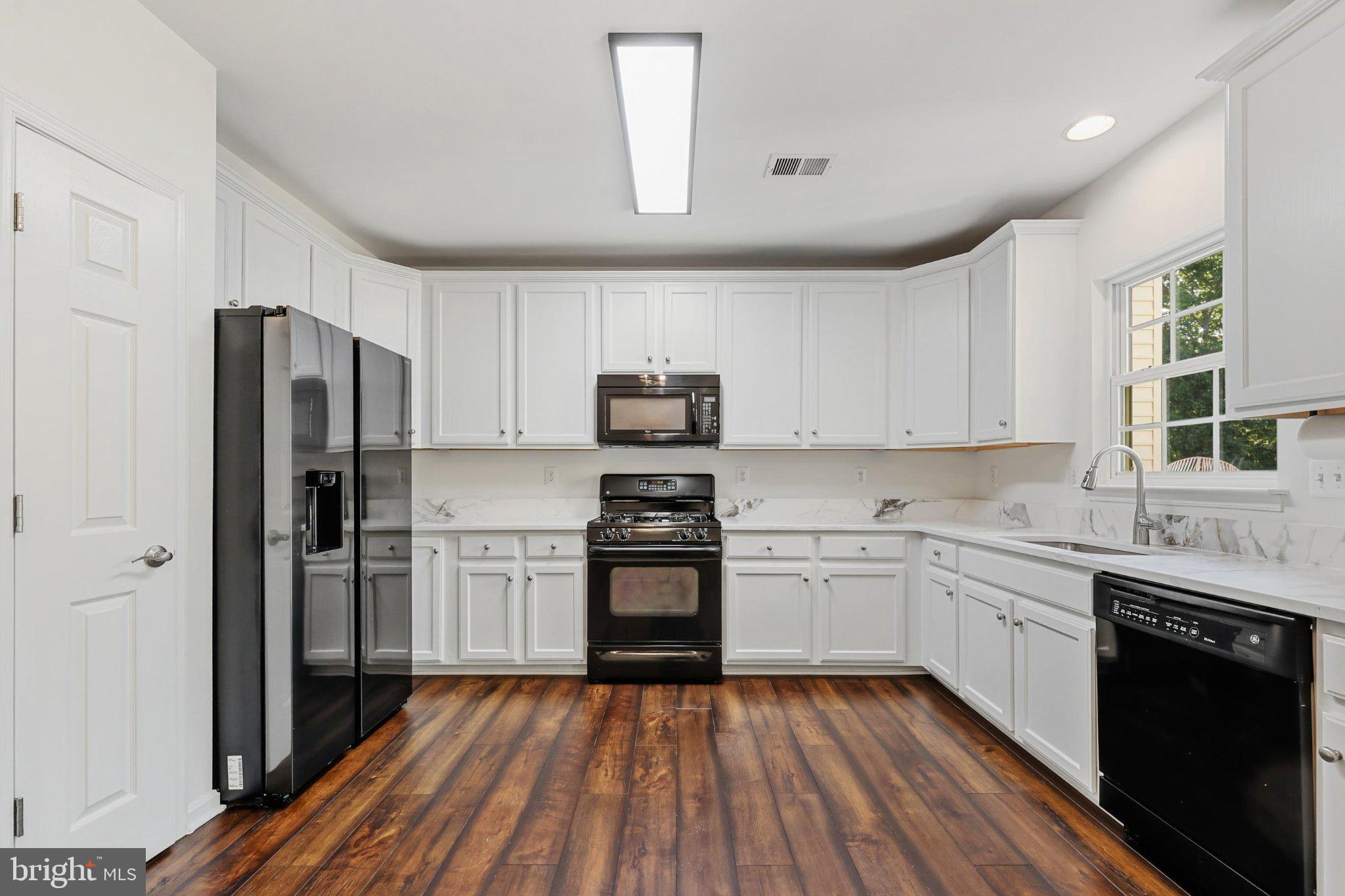 9818 CHESHIRE RIDGE CIRCLE