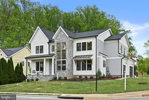321 Broadleaf Drive NE, Vienna, VA MLS: VAFX2236074