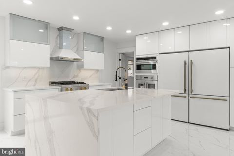 Photo of 811 N Burghley Avenue, VENTNOR CITY, NJ 08406 (MLS # NJAC2022808)