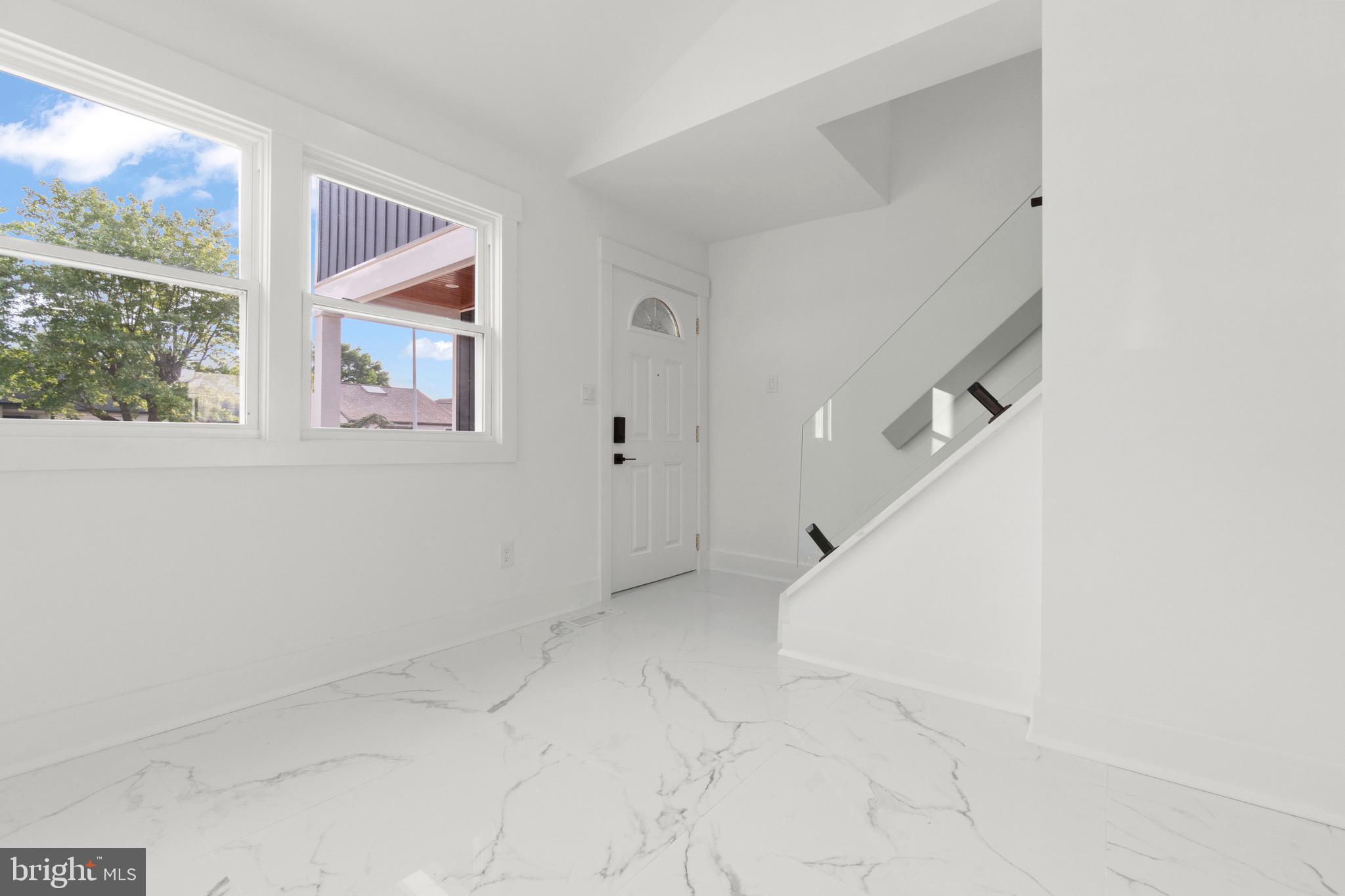 811 N BURGHLEY AVENUE