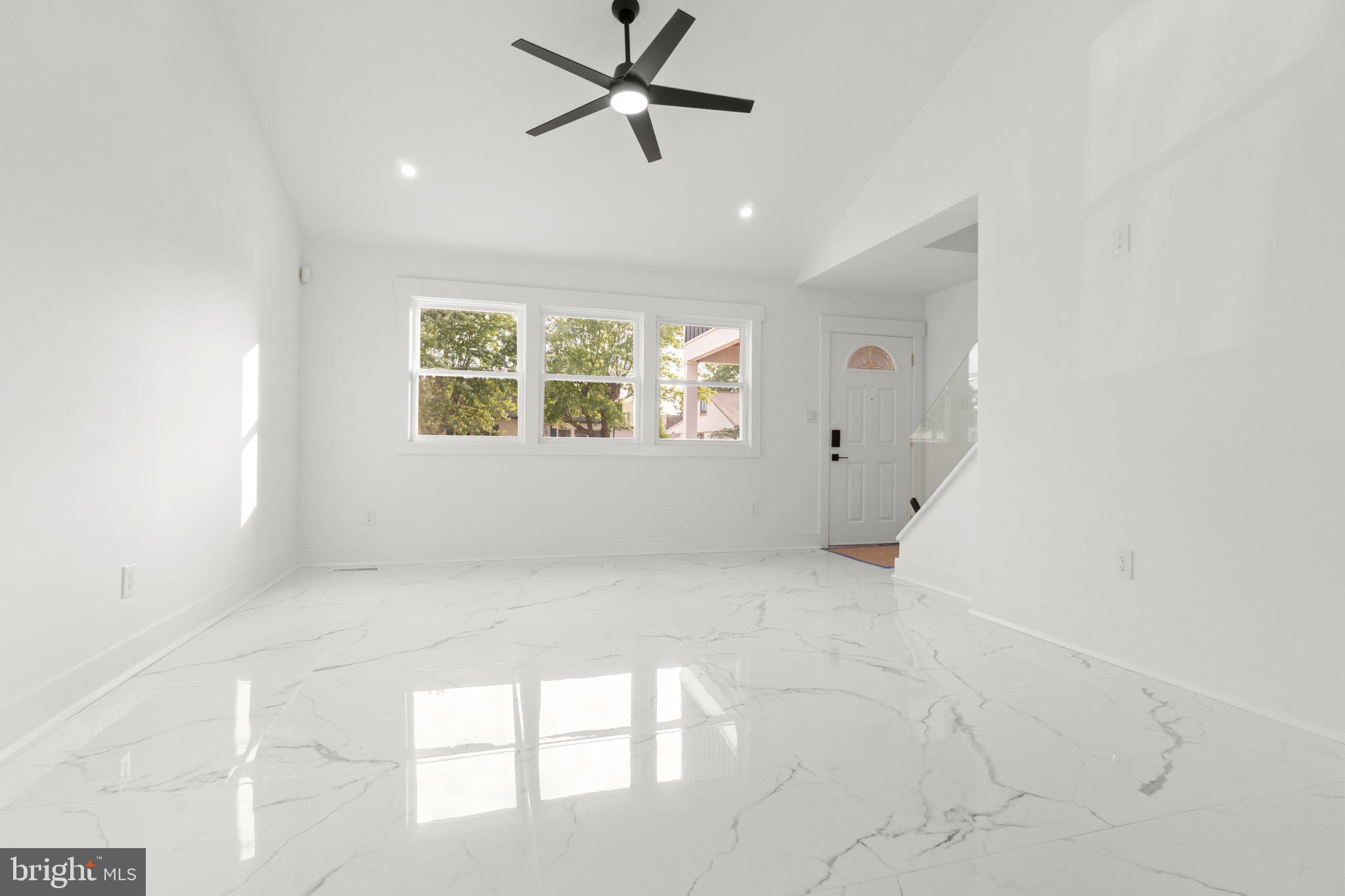 811 N BURGHLEY AVENUE