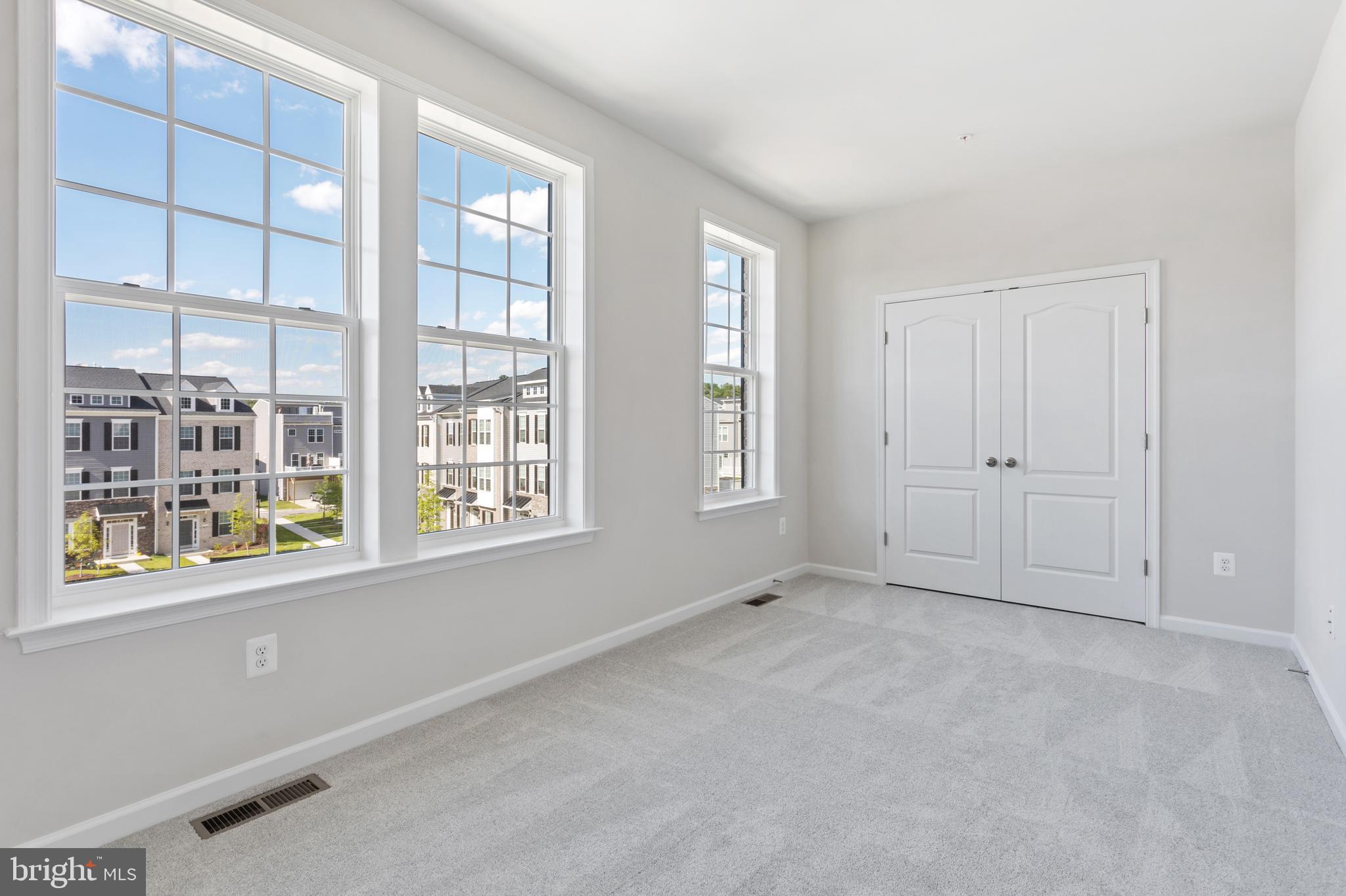 THE TOWNS AT GLENN DALE CROSSING - Residential