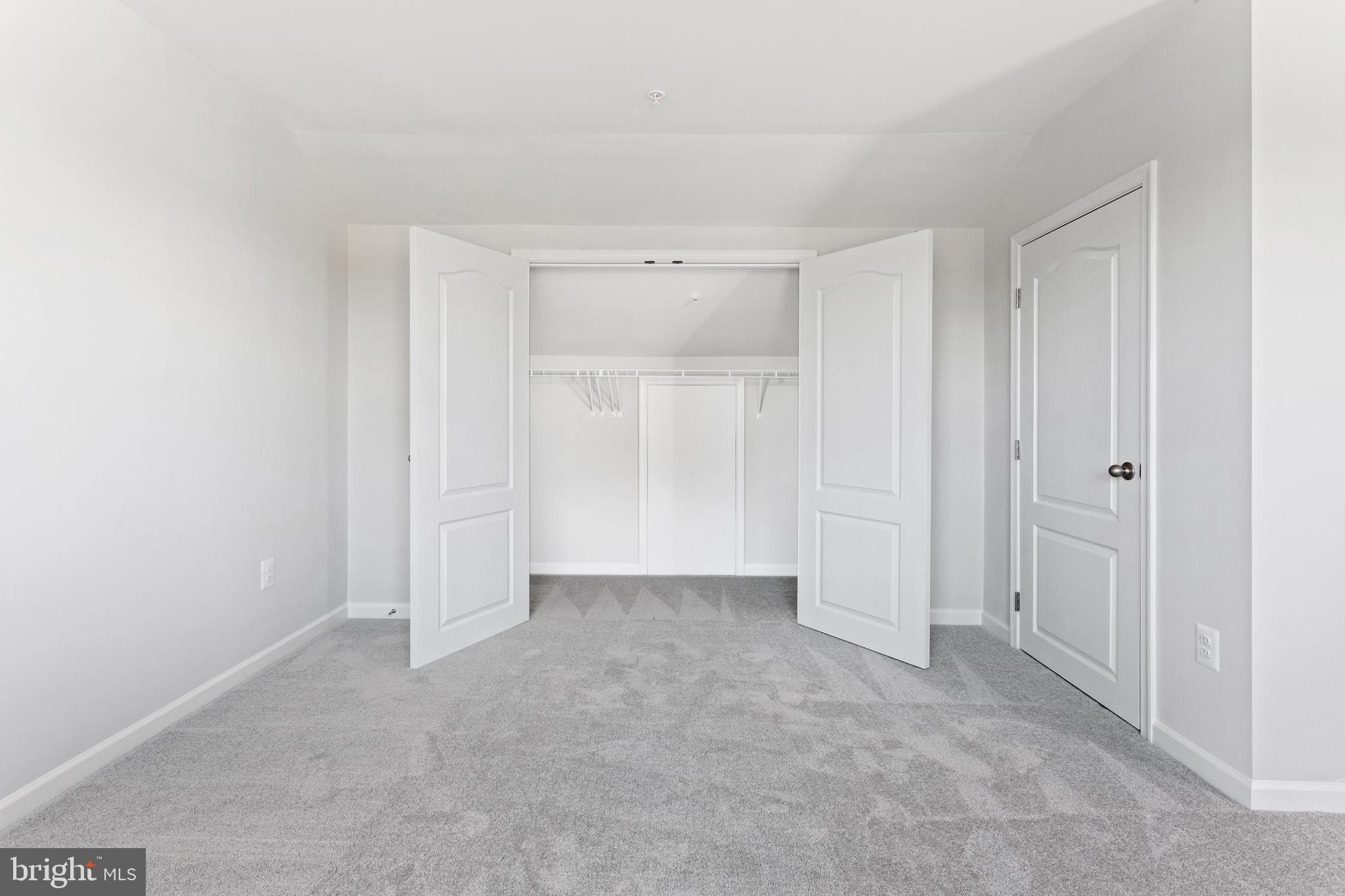 THE TOWNS AT GLENN DALE CROSSING - Residential