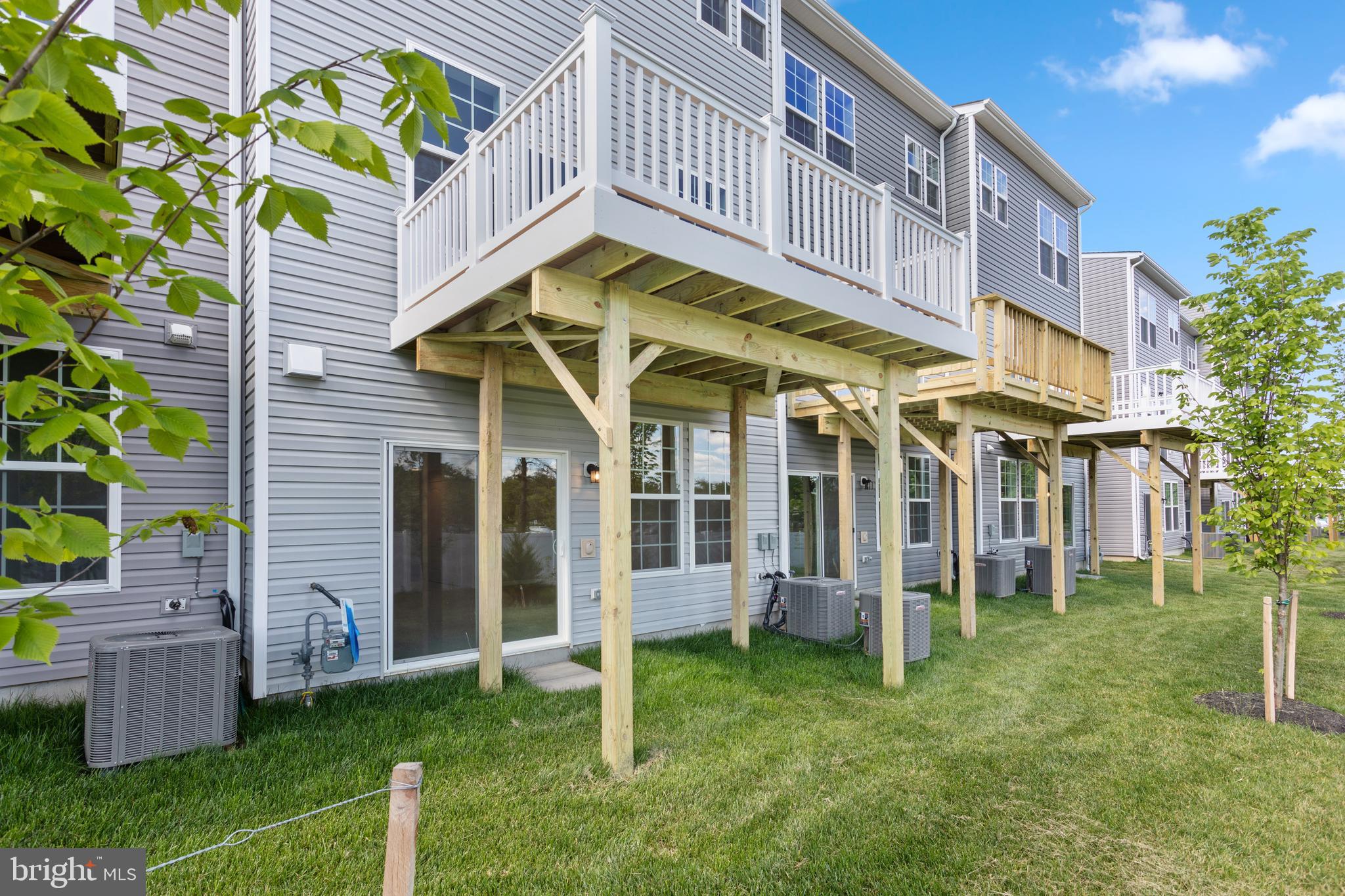 THE TOWNS AT GLENN DALE CROSSING - Residential