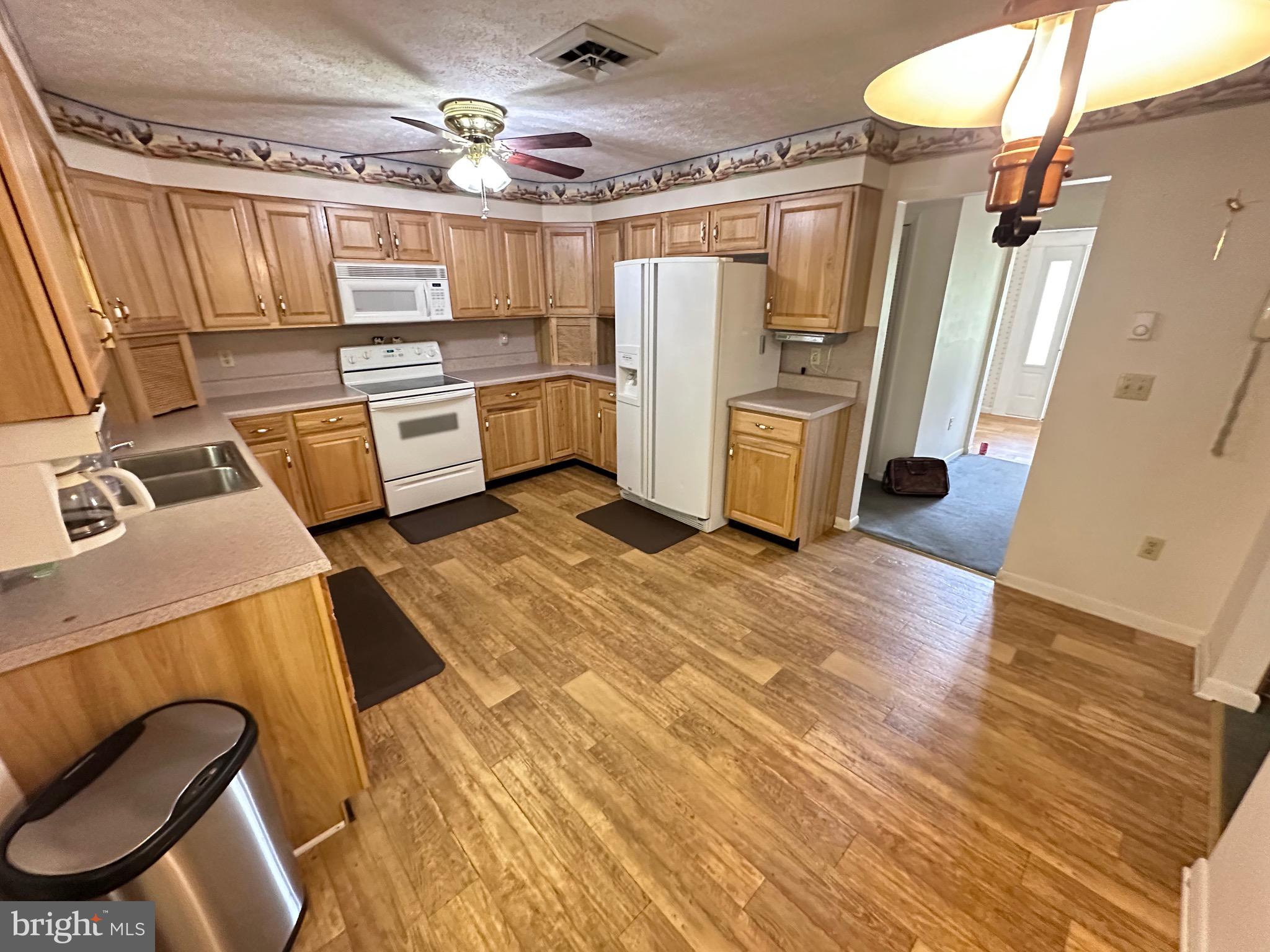 GREAT OAK VALLEY - Residential