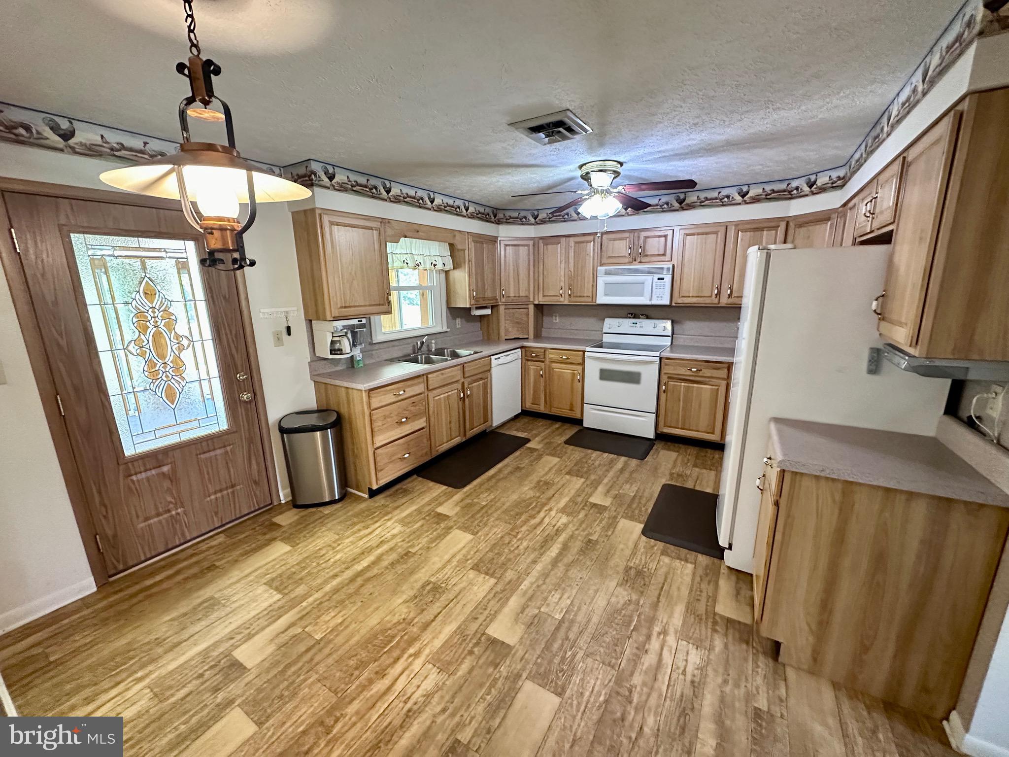 GREAT OAK VALLEY - Residential