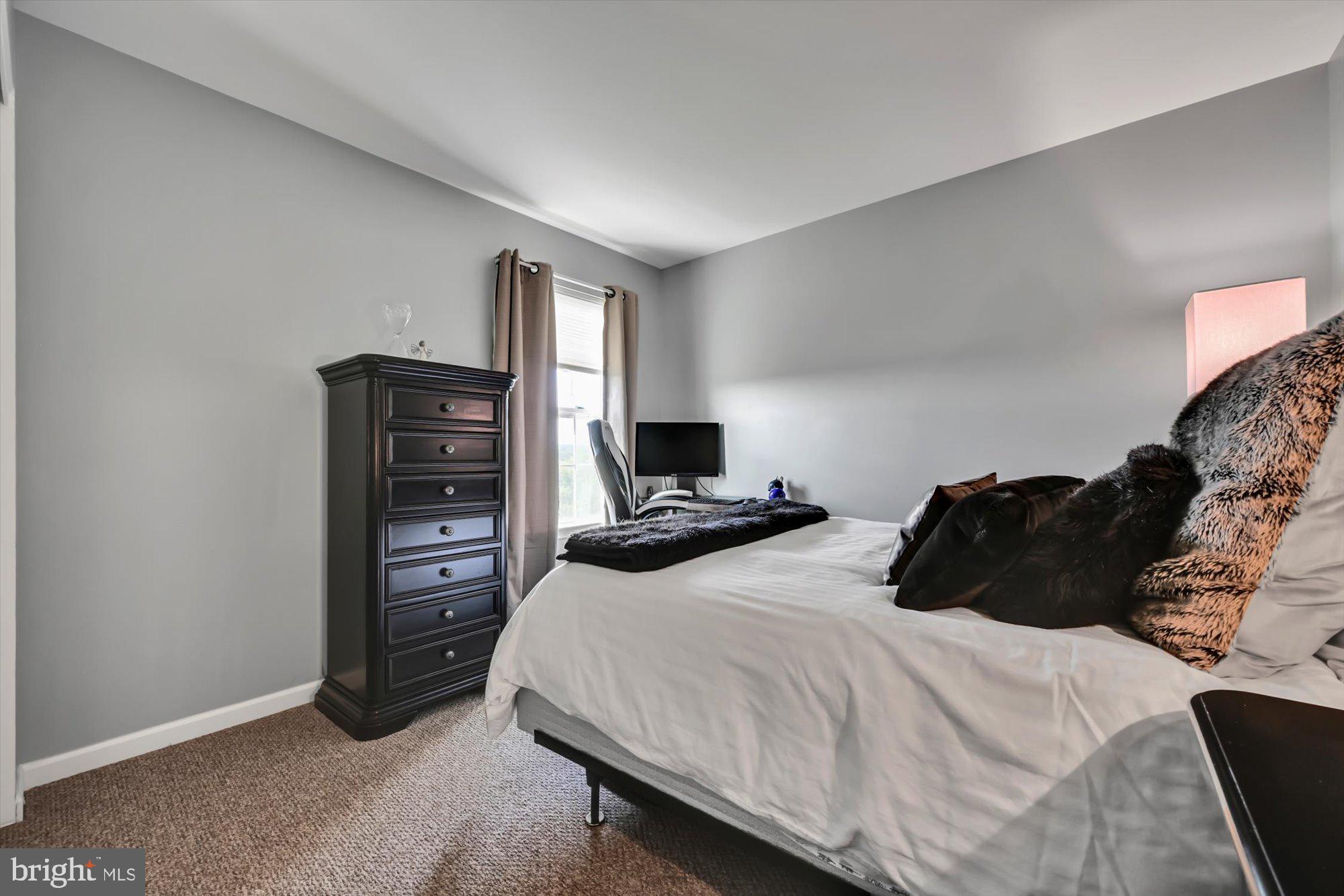 SUNNYSIDE - Residential