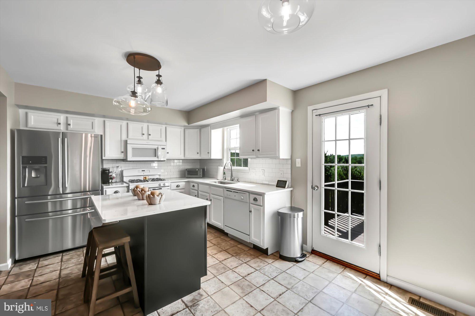 SUNNYSIDE - Residential