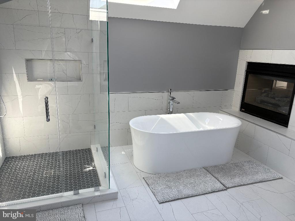 4 CARRIAGE HOUSE COURT