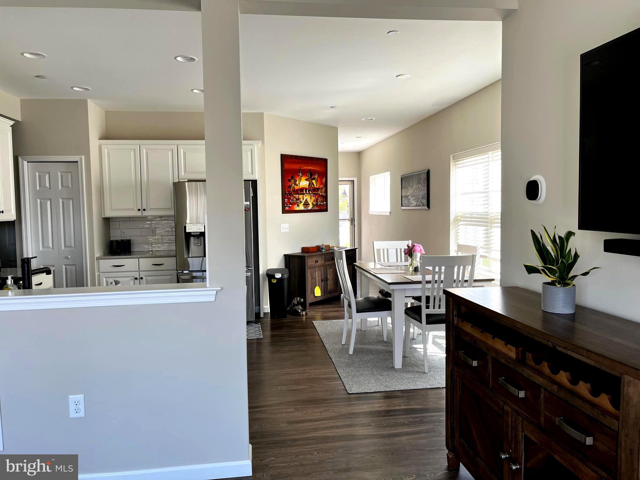 HANBURY COURT AT WINDING HILLS - Residential
