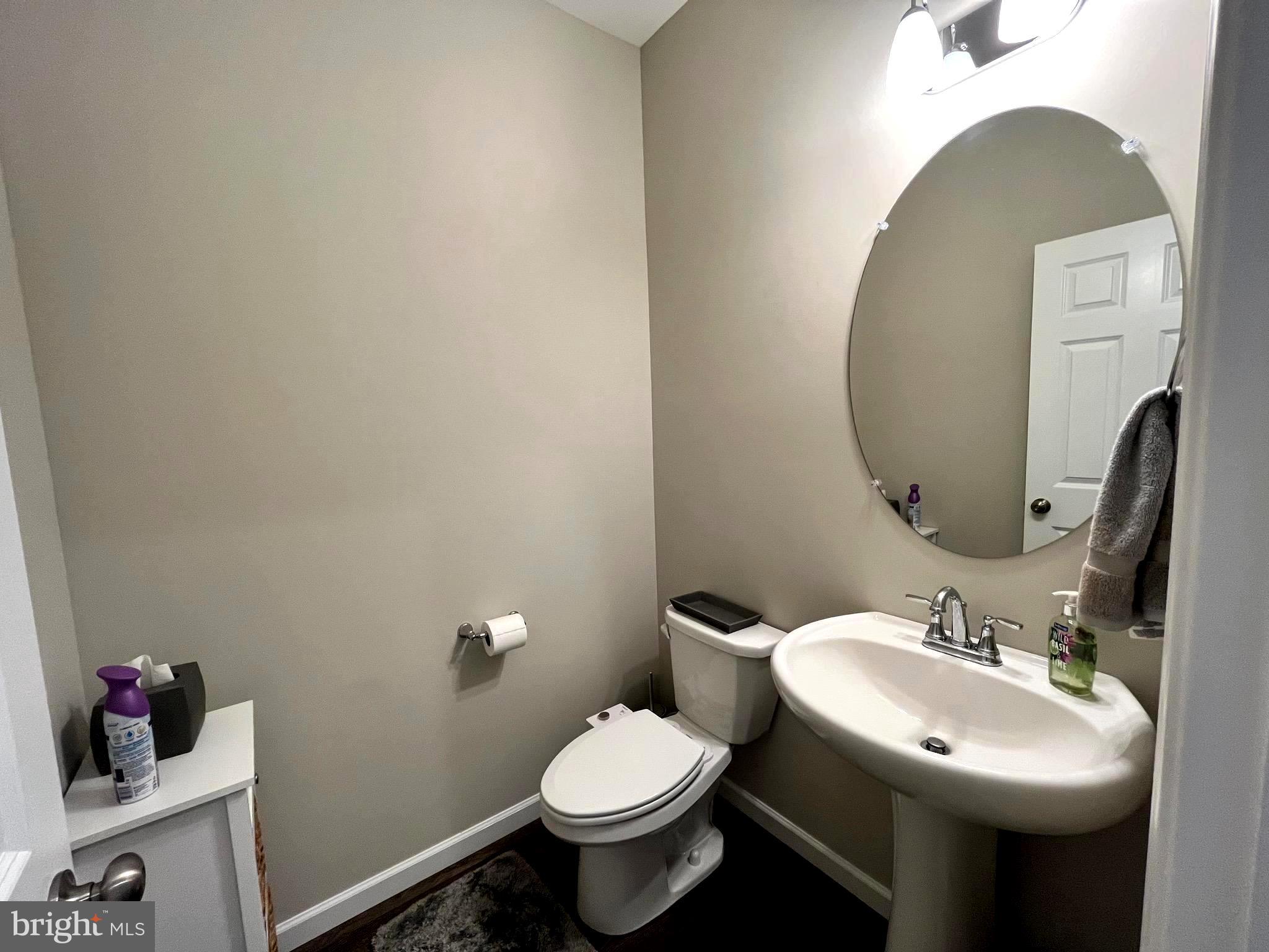 HANBURY COURT AT WINDING HILLS - Residential