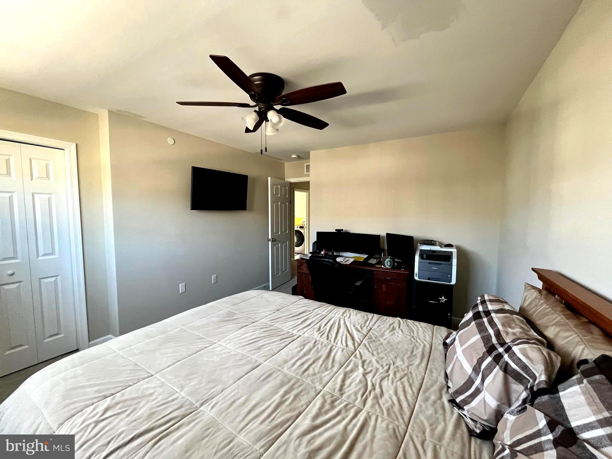 HANBURY COURT AT WINDING HILLS - Residential