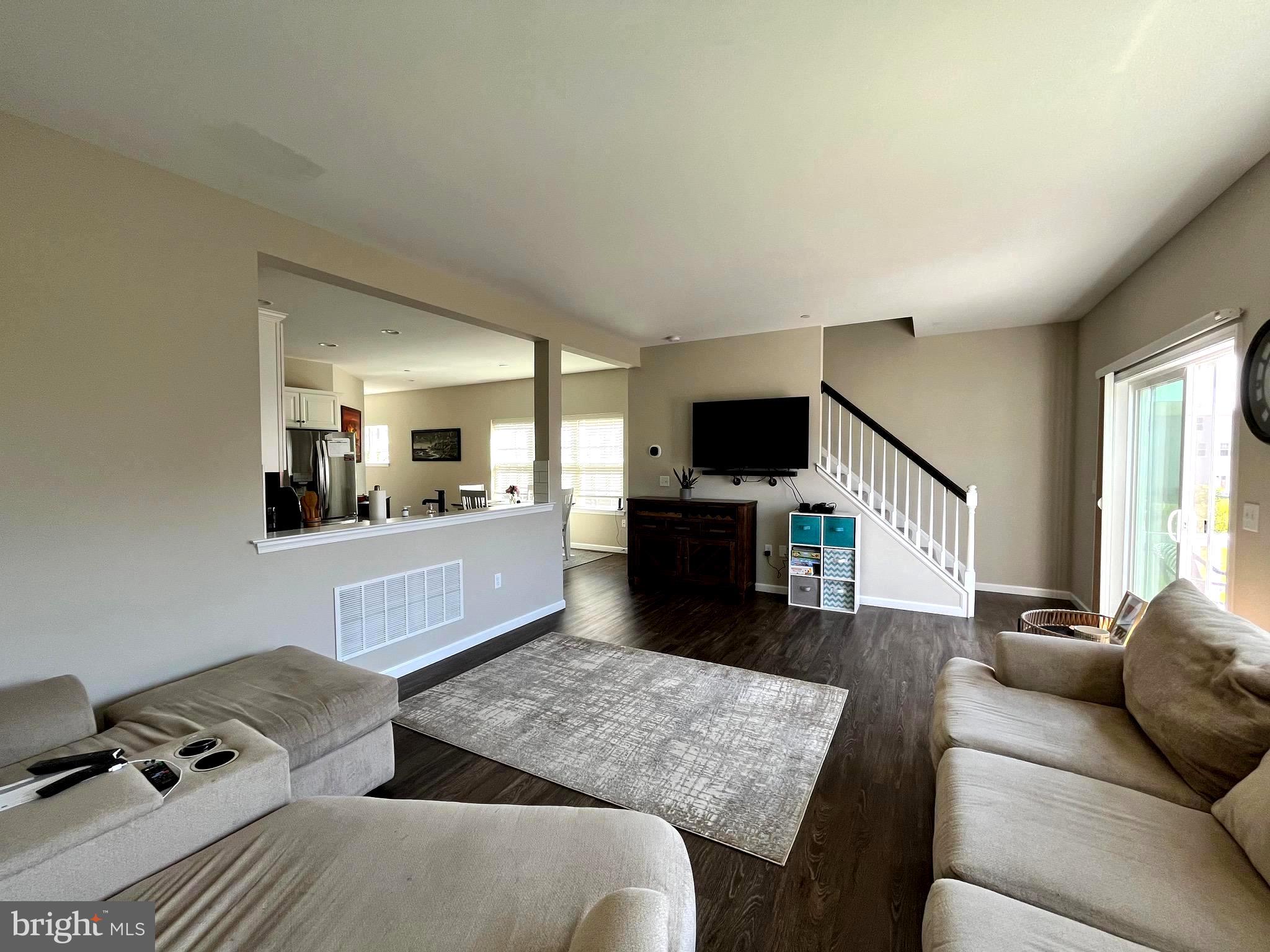 HANBURY COURT AT WINDING HILLS - Residential