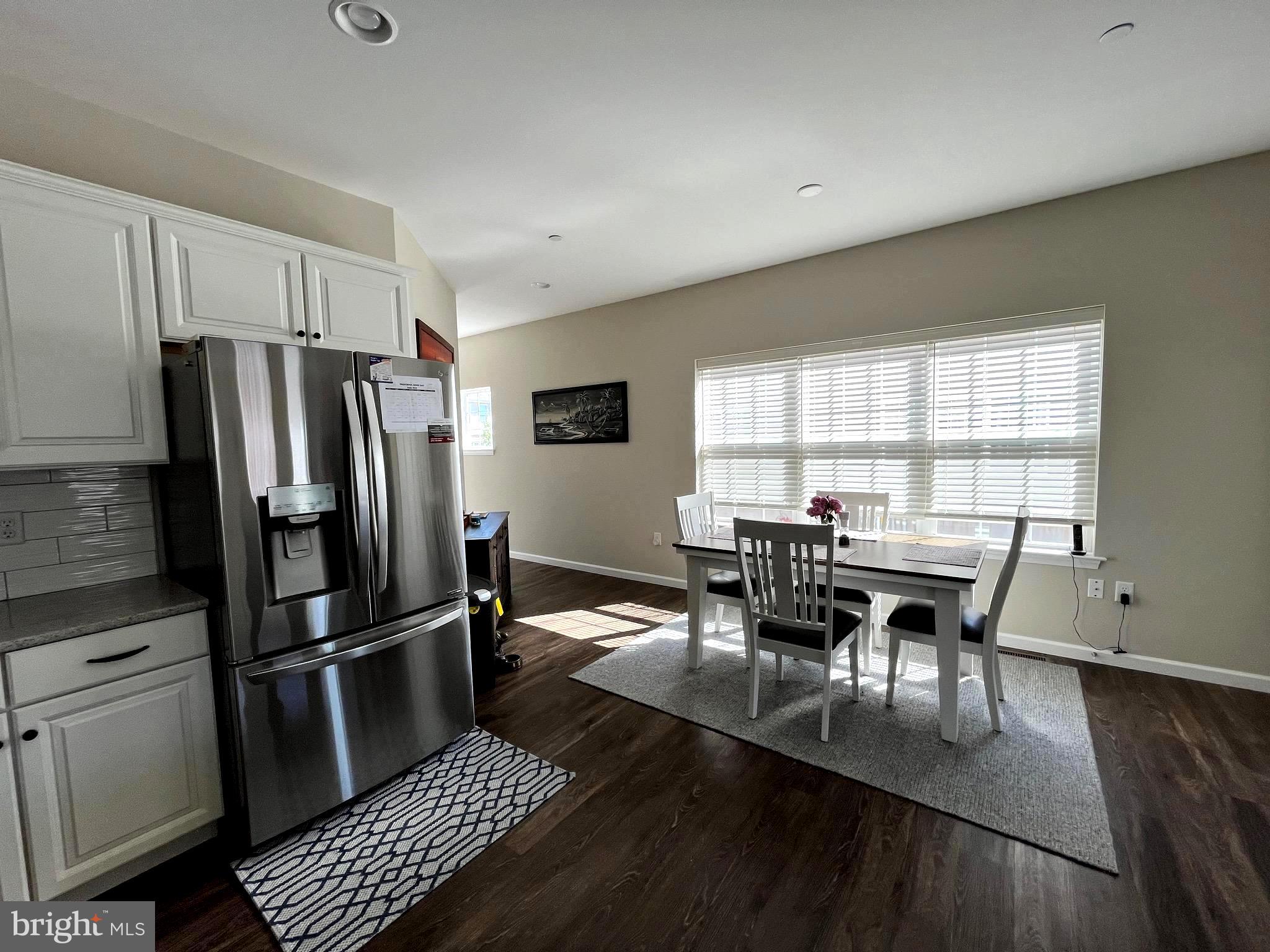HANBURY COURT AT WINDING HILLS - Residential