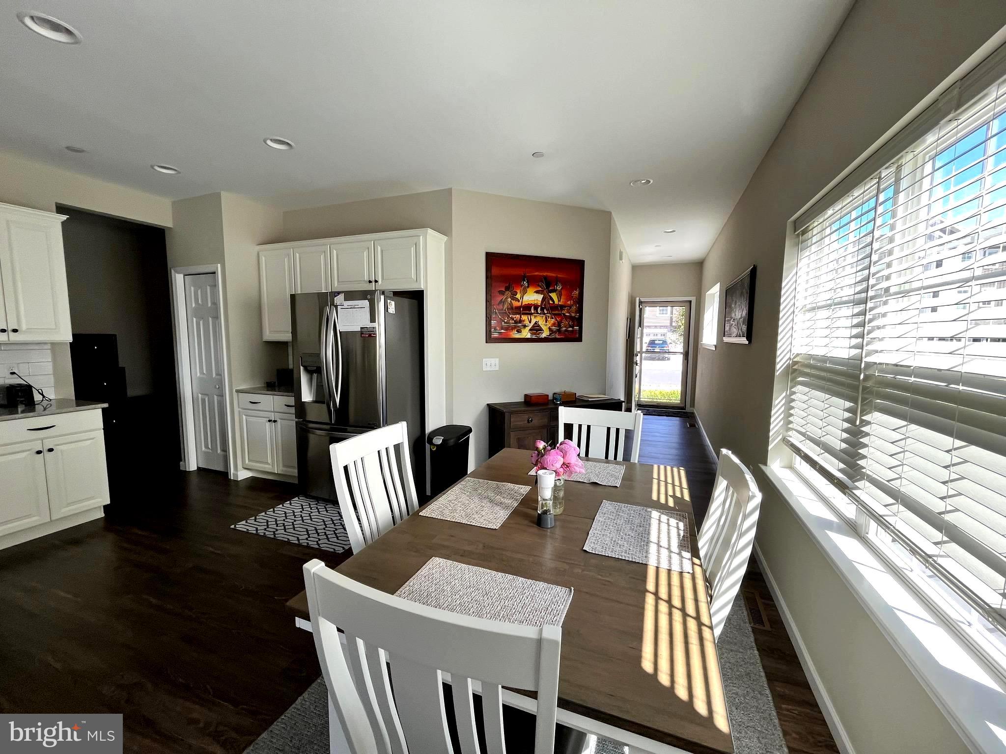 HANBURY COURT AT WINDING HILLS - Residential