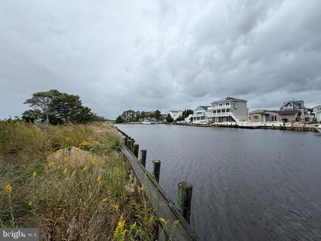 48 W RARITAN DRIVE