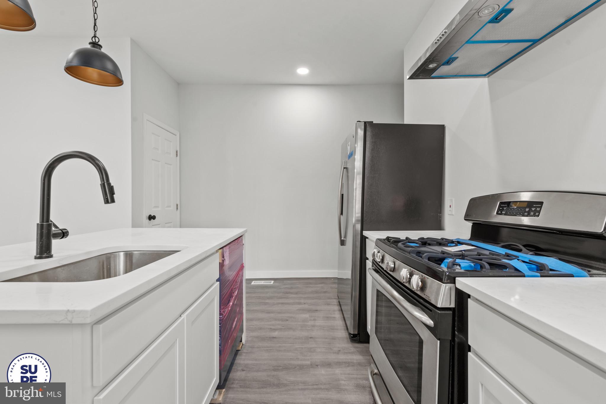 CHARLES VILLAGE - Residential Lease