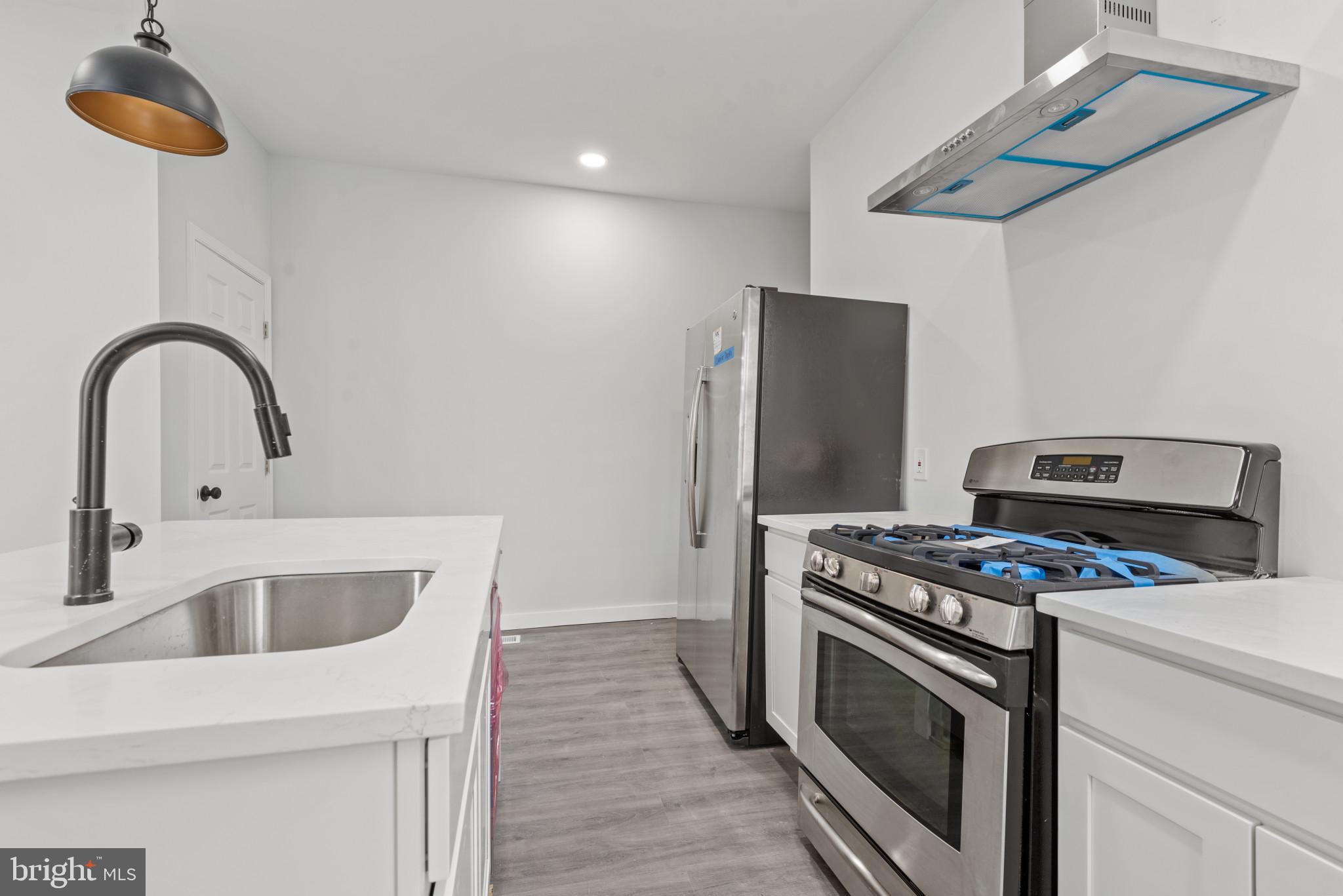 CHARLES VILLAGE - Residential Lease