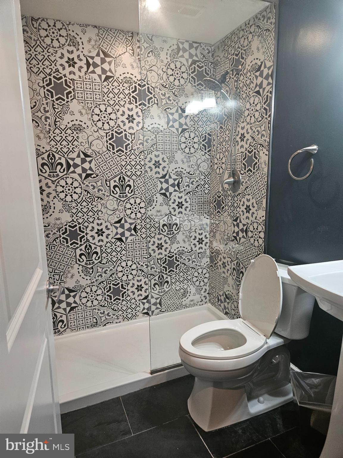 ARAGONA VILLAGE - Residential Lease