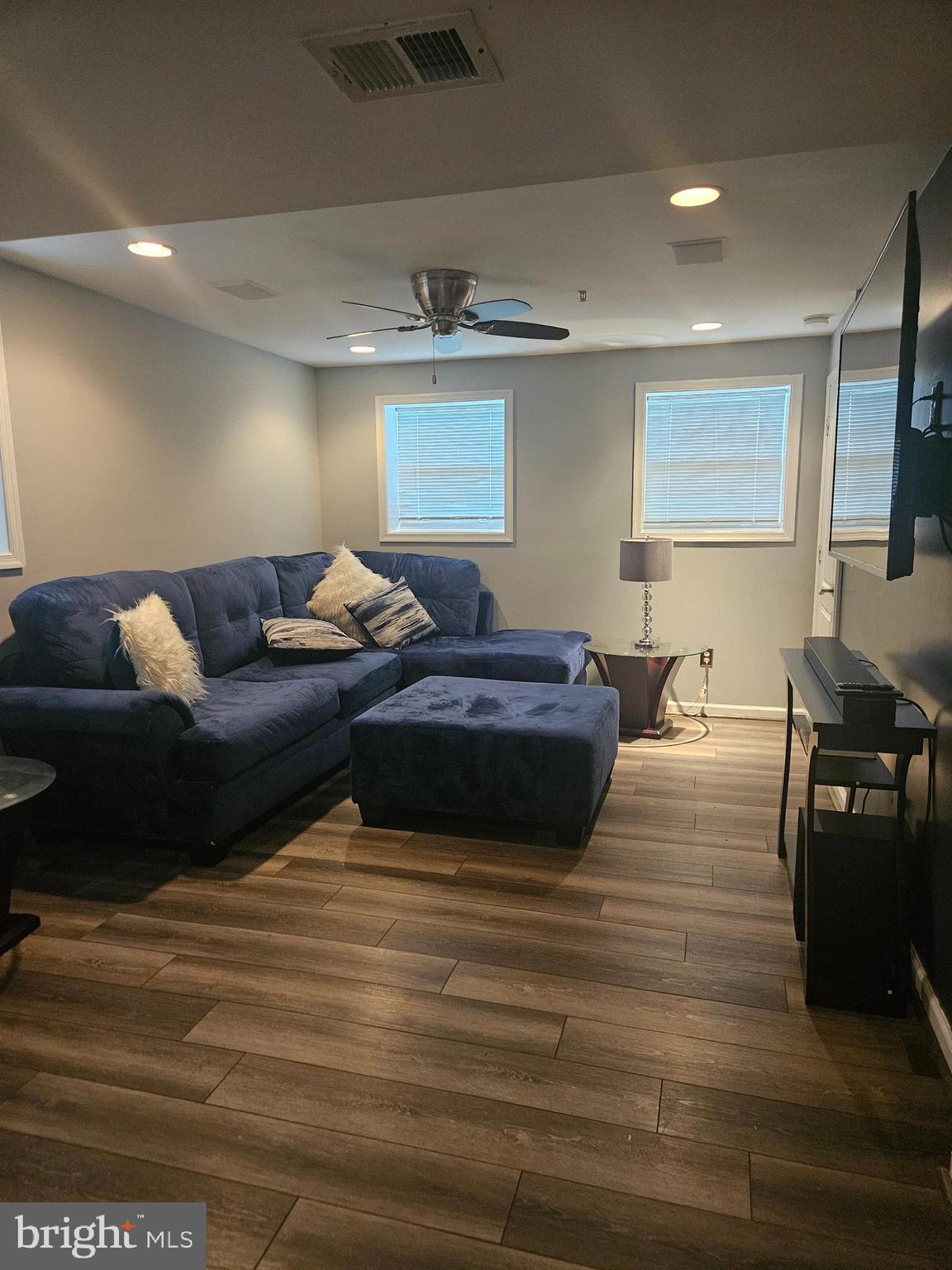 ARAGONA VILLAGE - Residential Lease