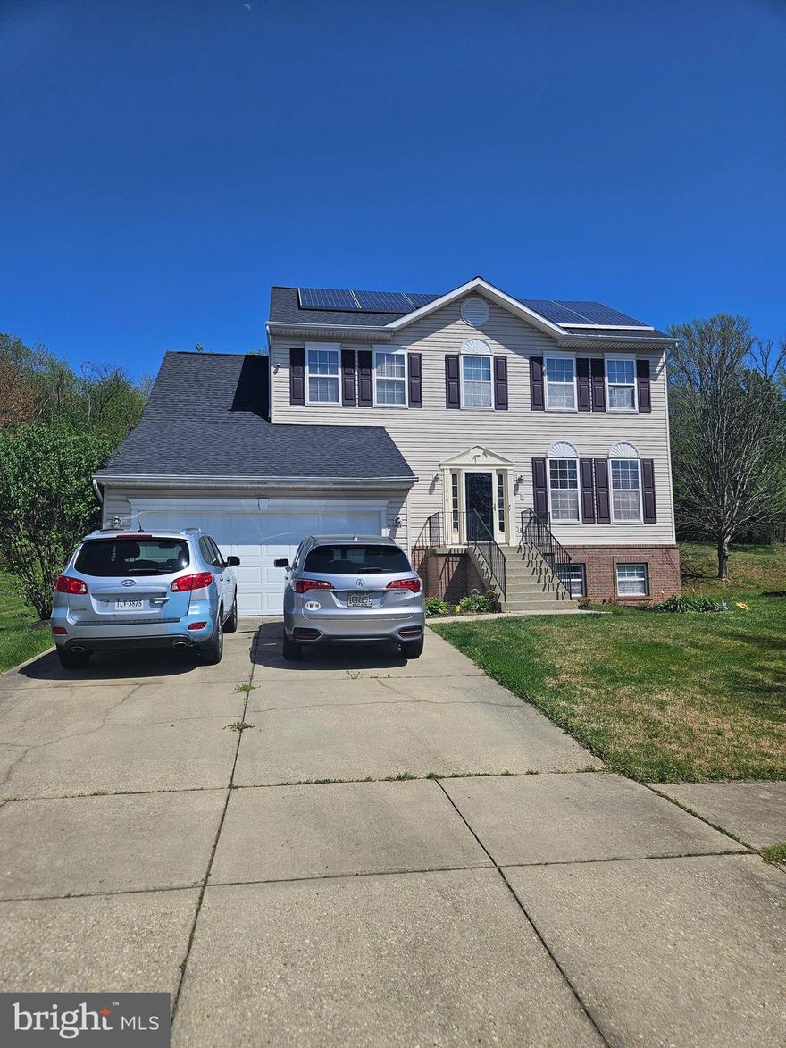 This property is a basement 1 bedroom 1 bath unit located in a single-family home in a desirable neighborhood located in Fort Washington, MD.  The unit  is fully furnished with a kitchen offering a 2-burner
cooktop, refrigerator, and garbage disposal.  Tenants must have insurance for personal property.  Call the agent with any questions.