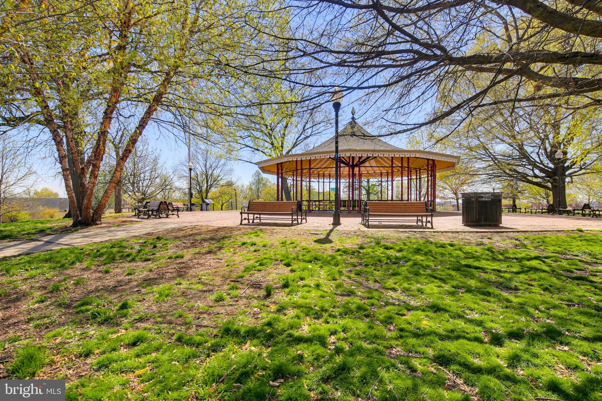 RIVERSIDE - Residential