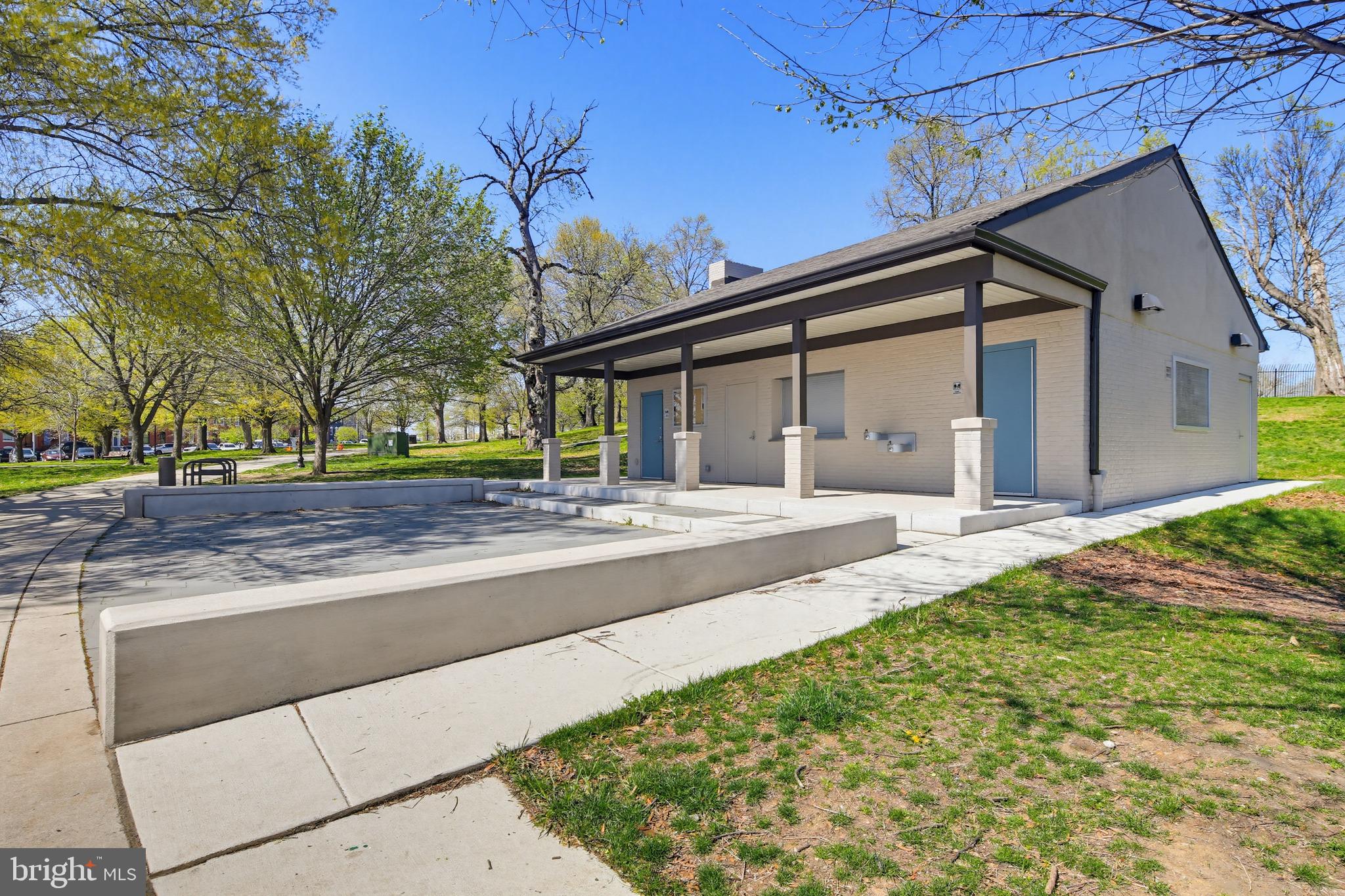 RIVERSIDE - Residential