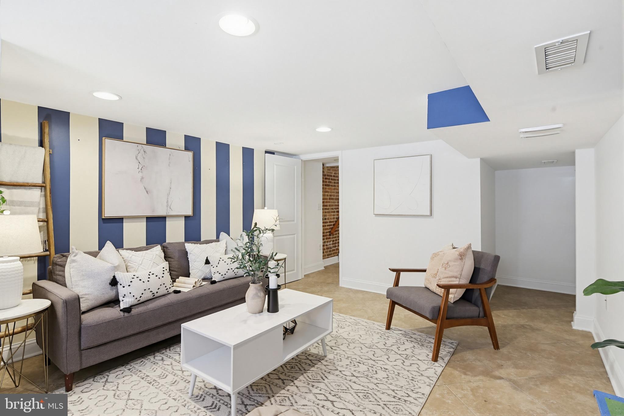 RIVERSIDE - Residential