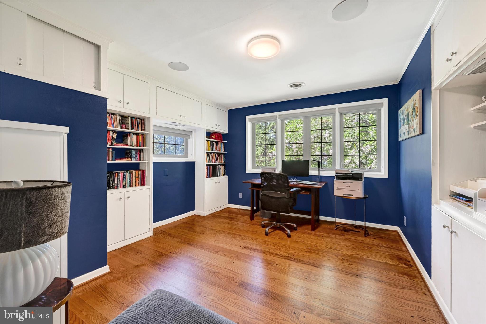 ROLAND PARK - Residential