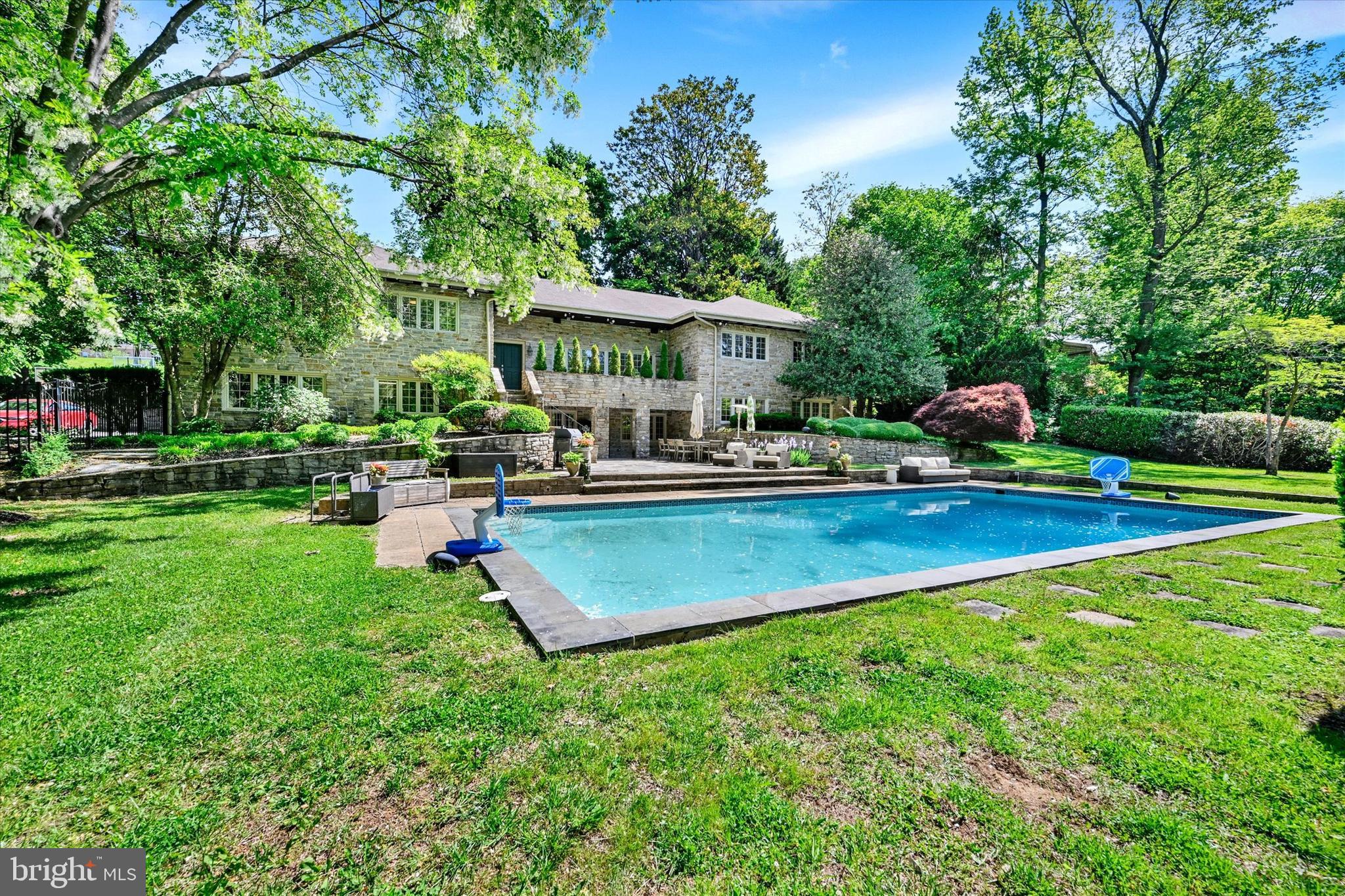 ROLAND PARK - Residential