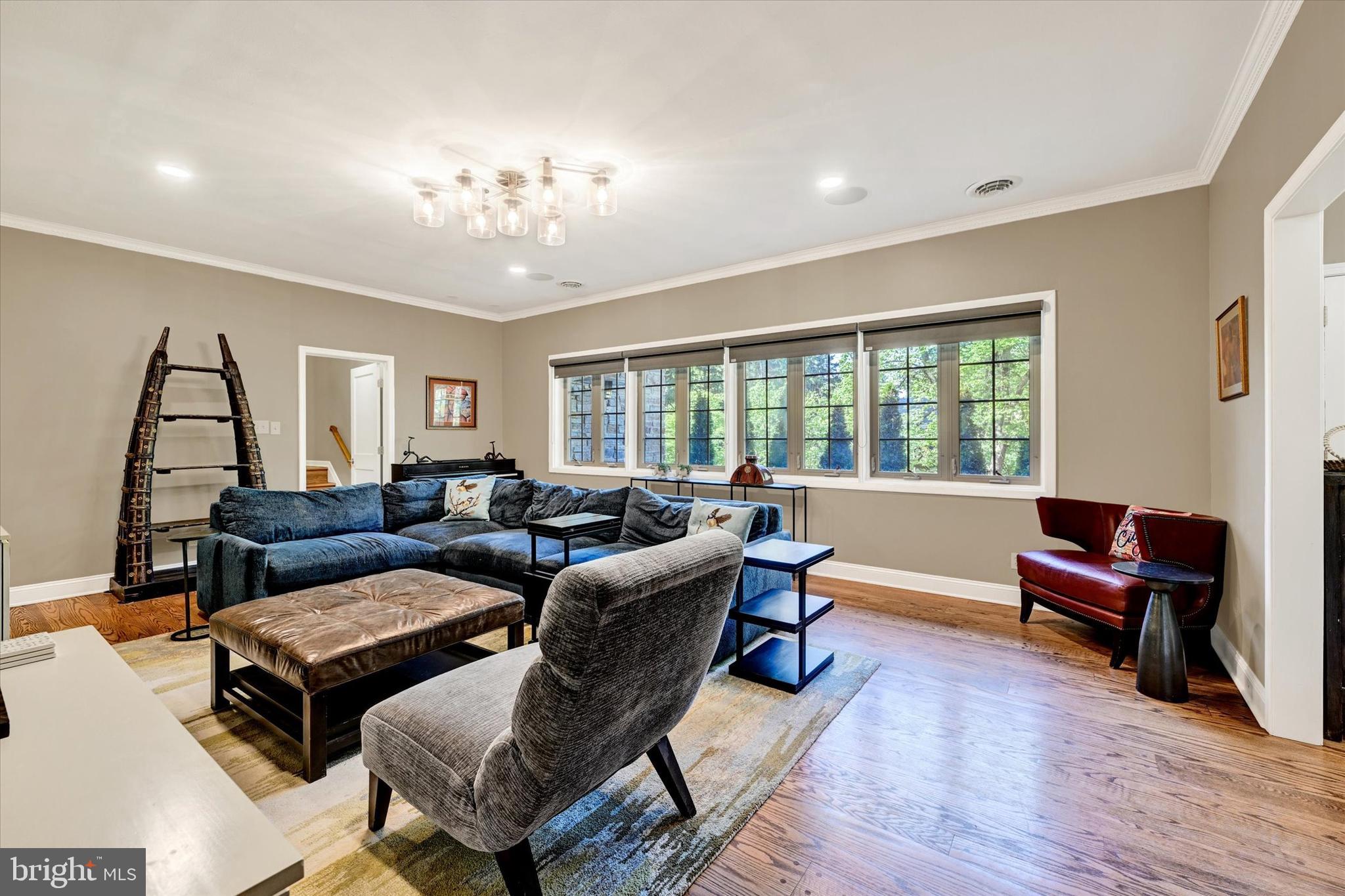 ROLAND PARK - Residential