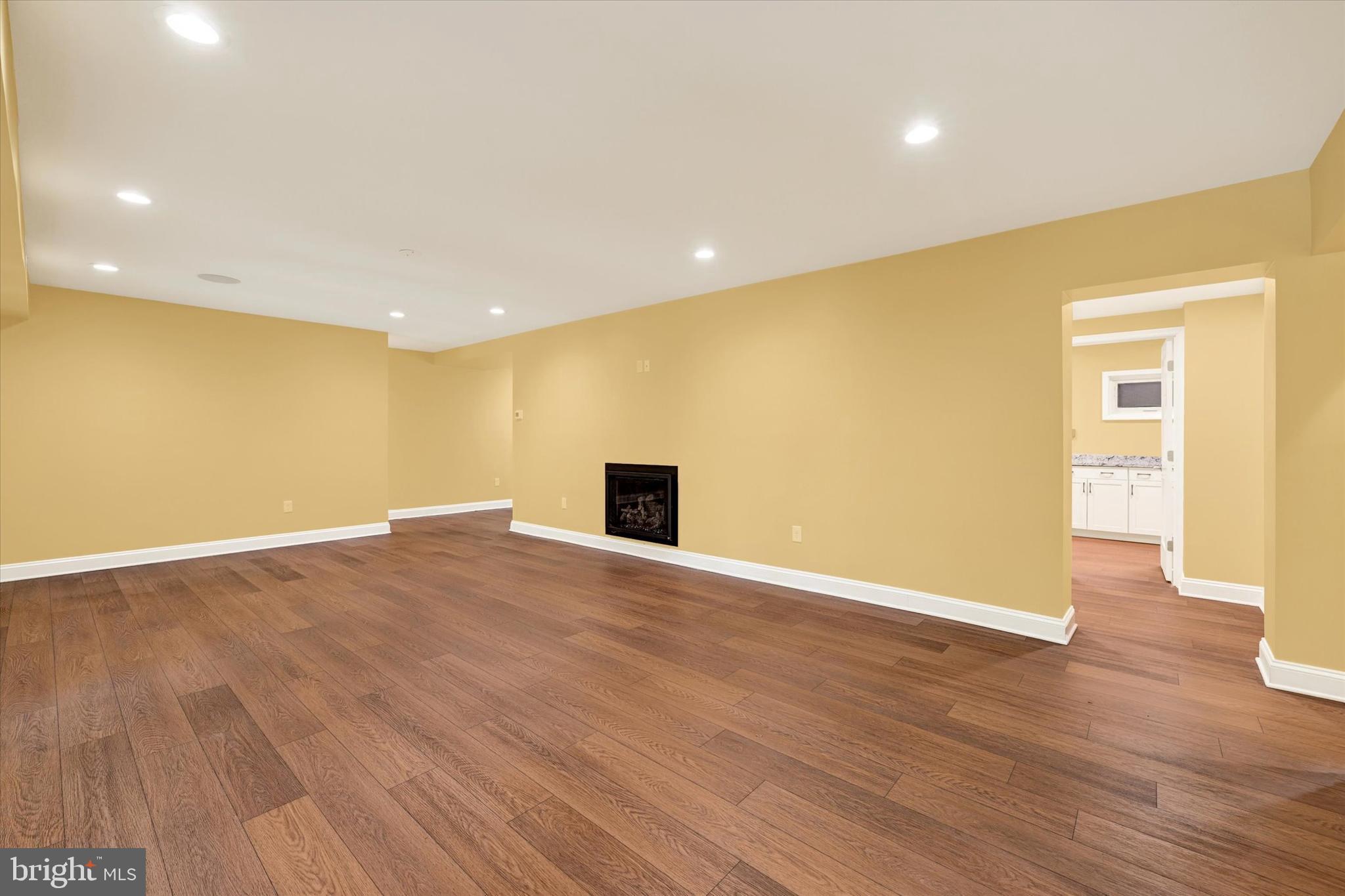 ROLAND PARK - Residential