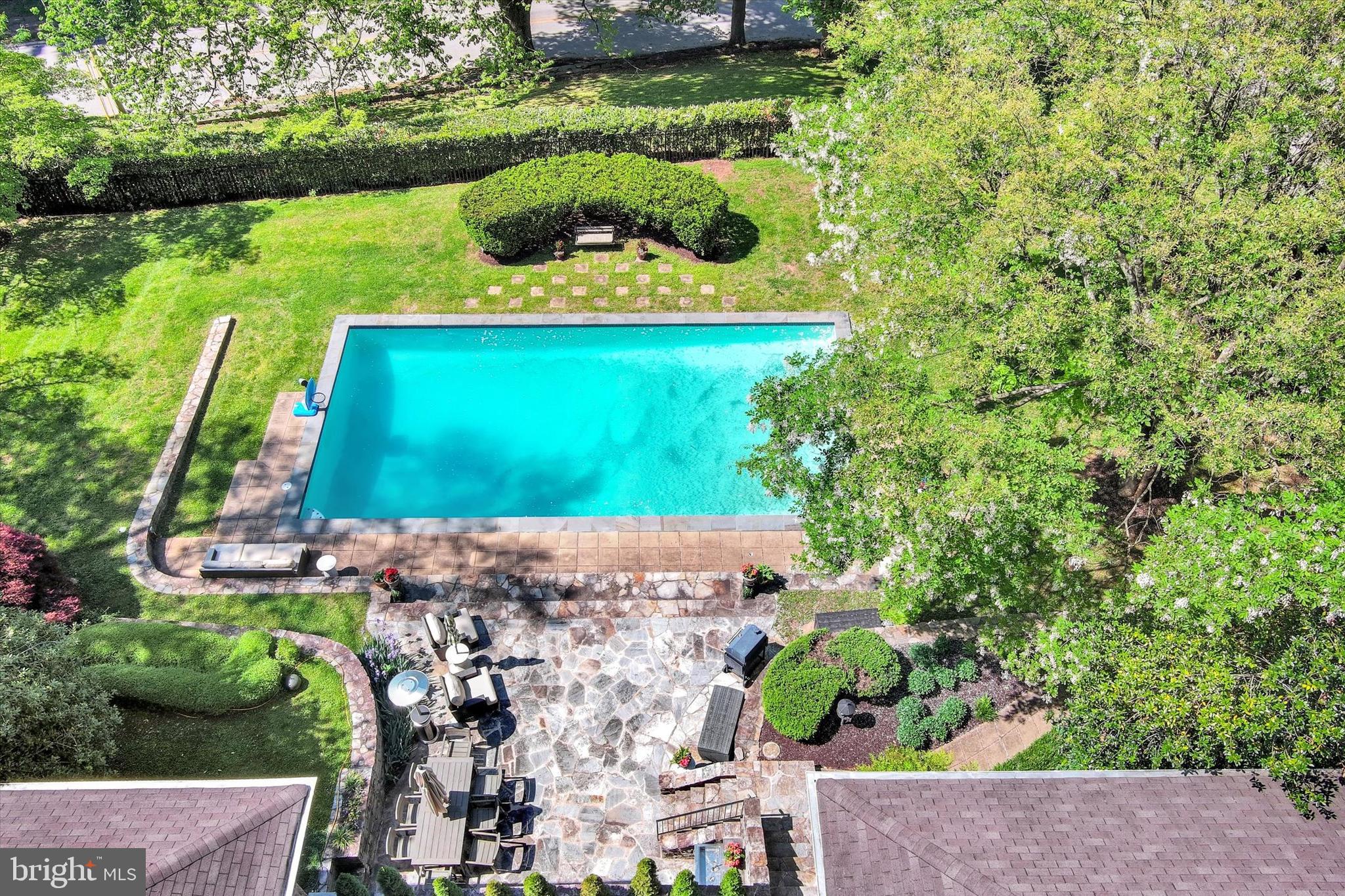 ROLAND PARK - Residential