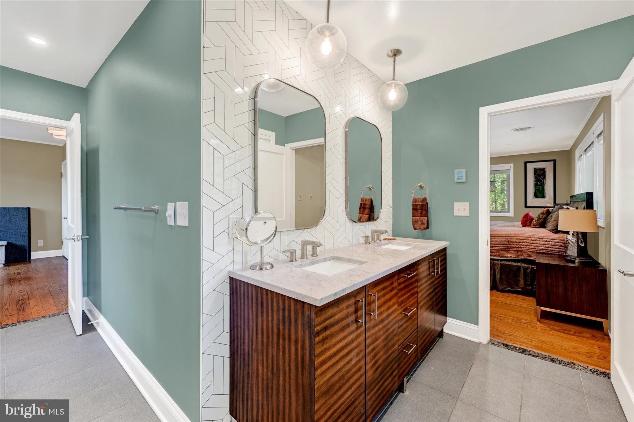 ROLAND PARK - Residential