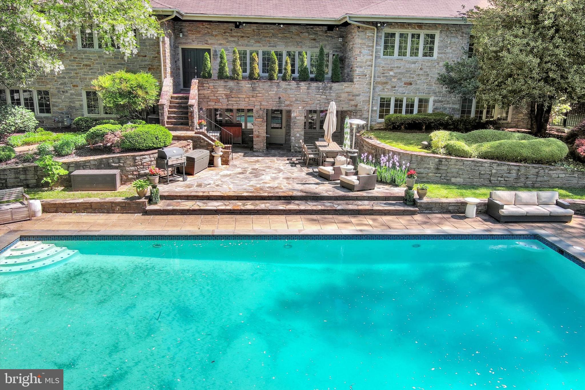 ROLAND PARK - Residential