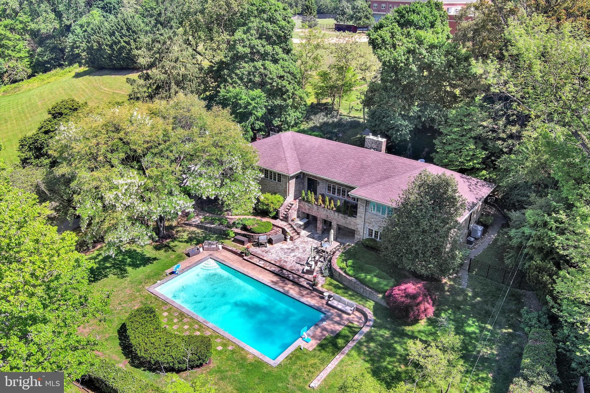 ROLAND PARK - Residential